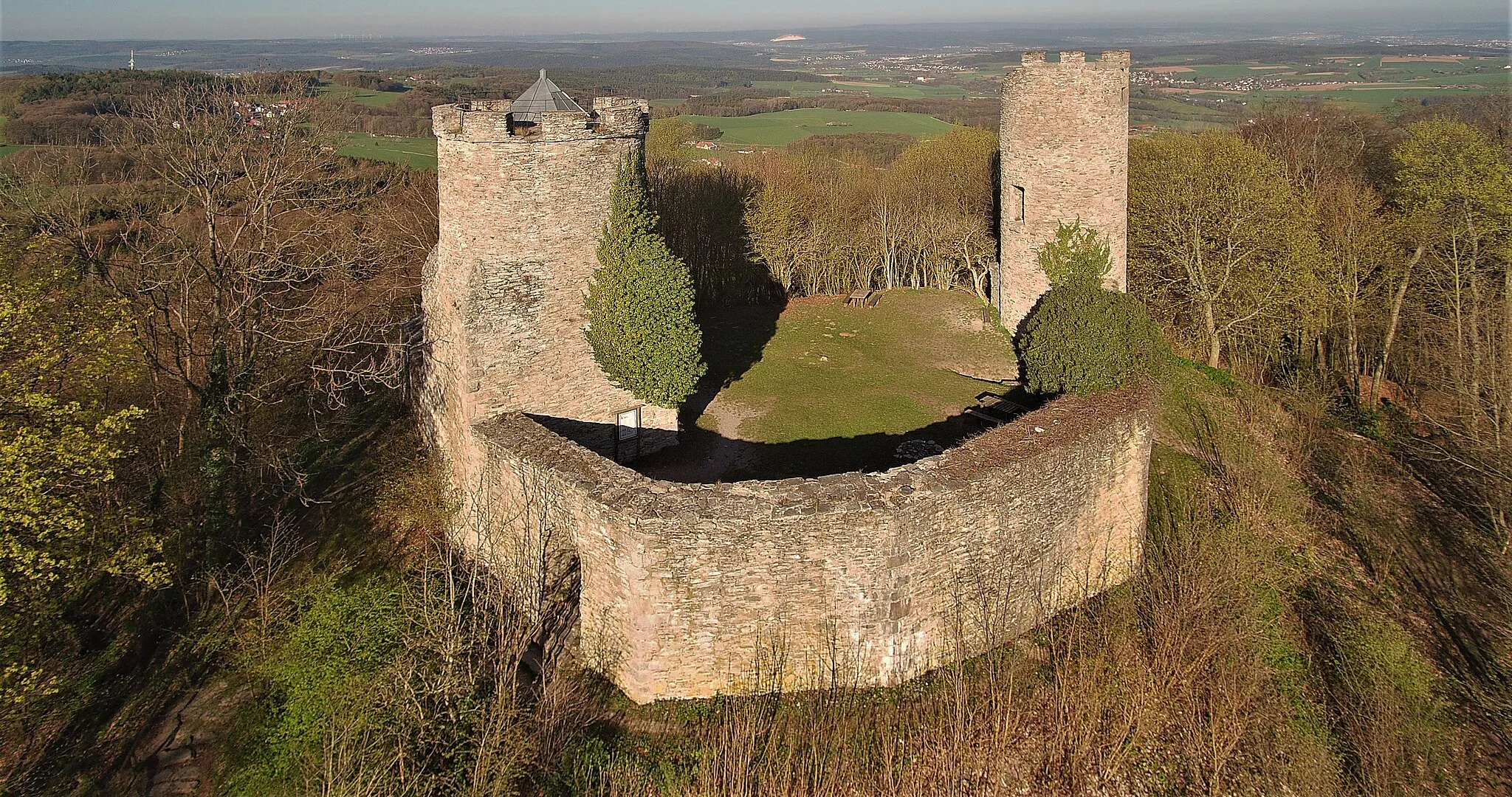 Photo showing: Ruine Ebersburg im Frühjahr 2019
aufgenommen mit einem copter