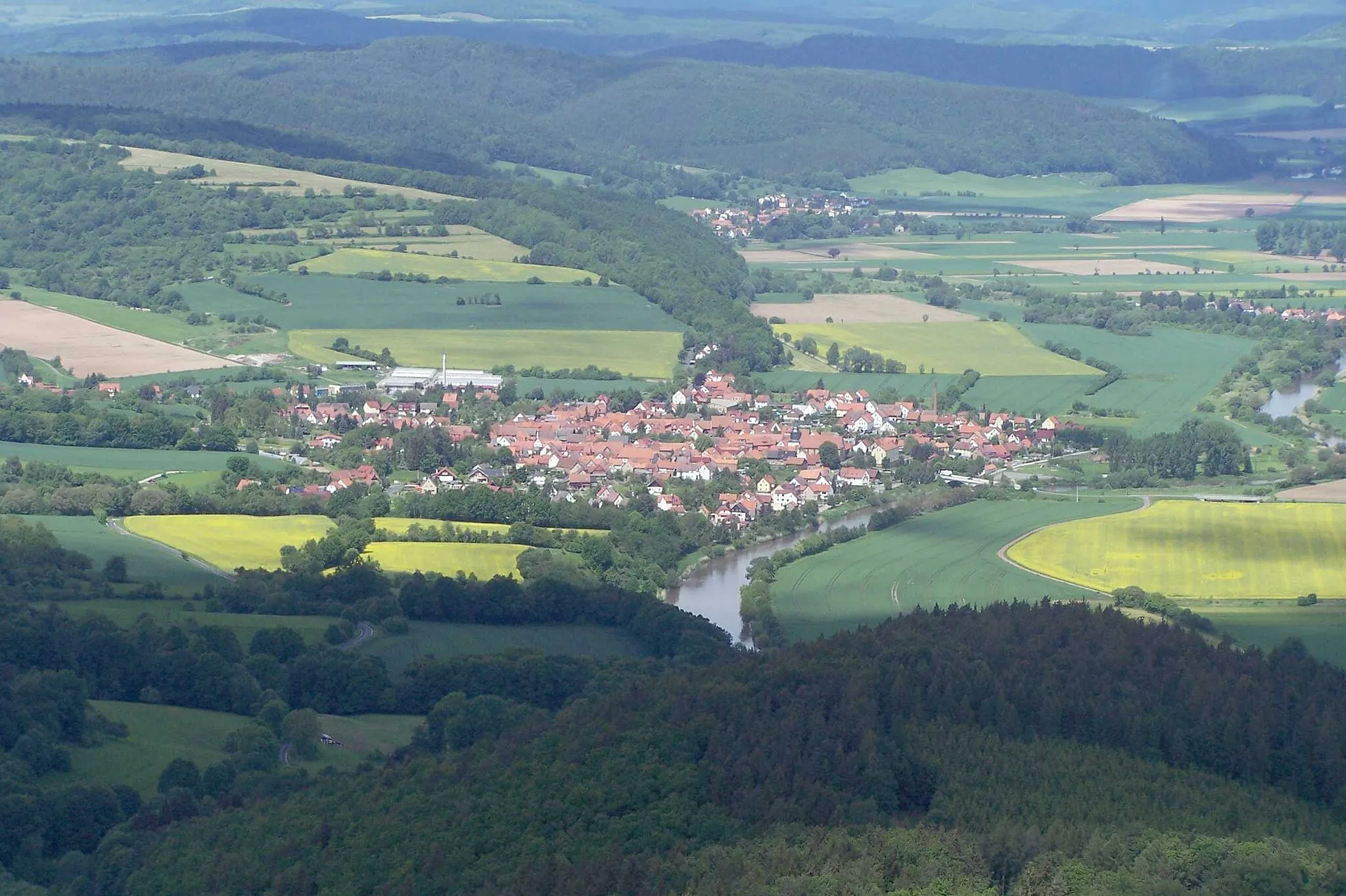 Photo showing: Ansicht des Ortes vom Heldrastein.