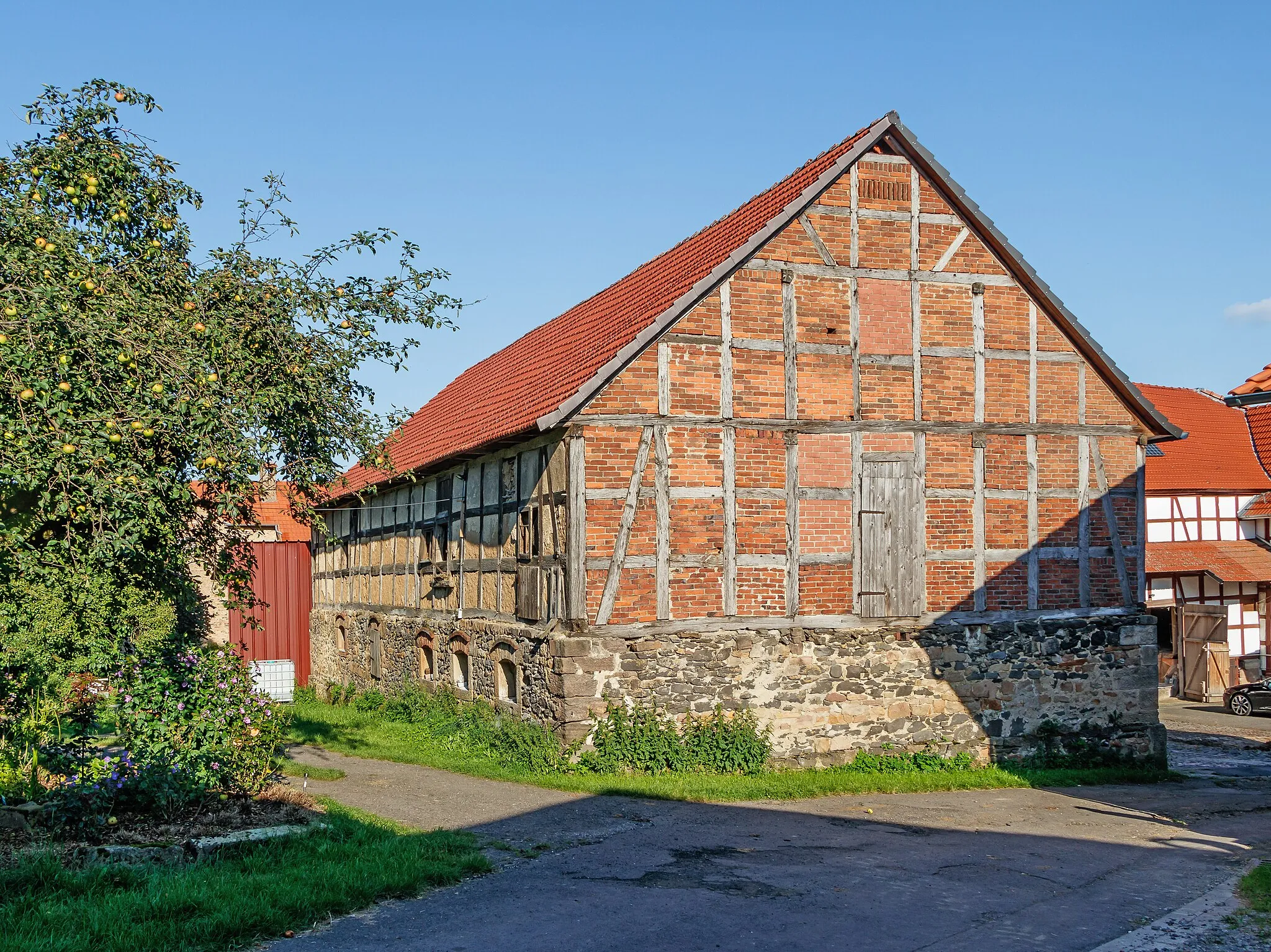 Photo showing: Half-timber farm building, 12 Wildparkstraße, Knüllwald-Schellbach, Schwalm-Eder district, Germany.