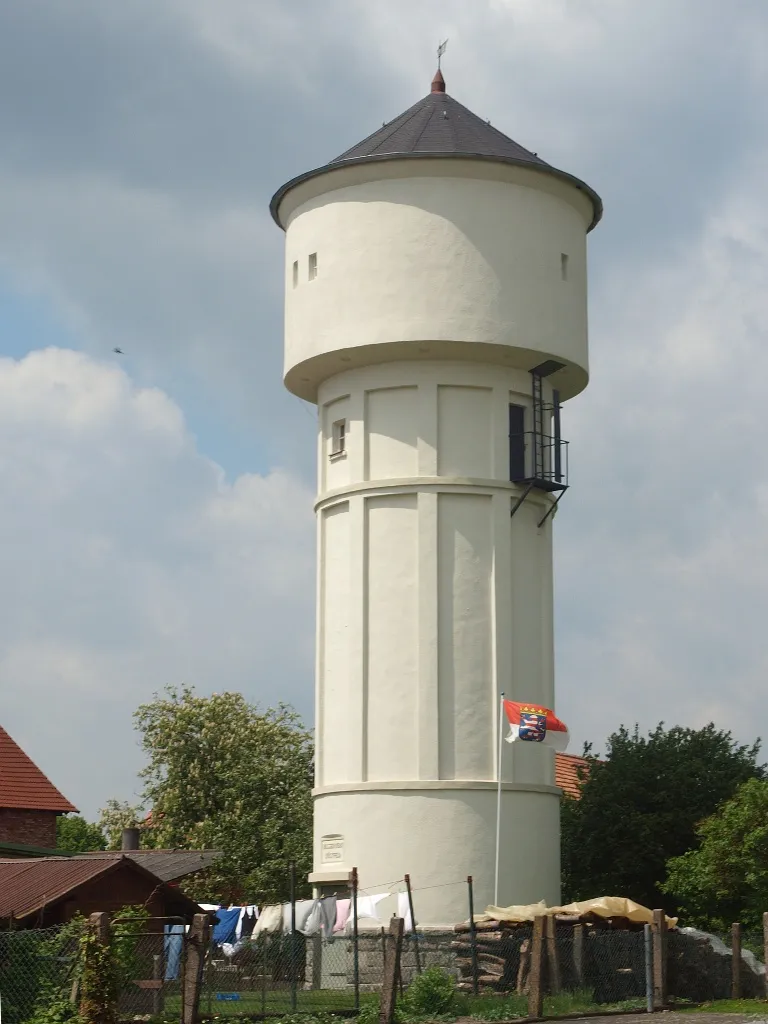 Photo showing: Water tower in Schenklengsfeld-Wüstfeld. Built in 1932