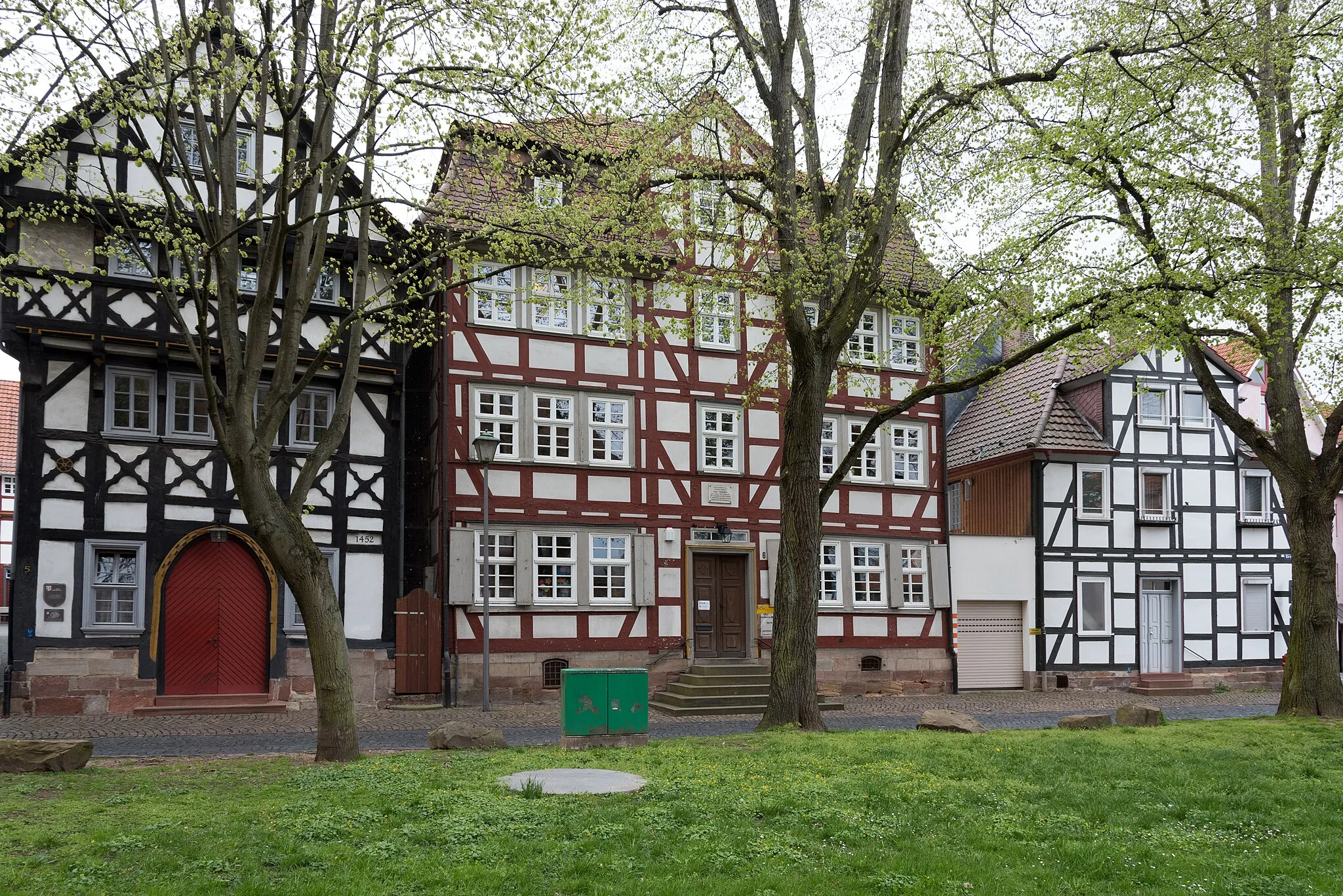 Photo showing: Bad Hersfeld, Kirchplatz 5, 6, 7