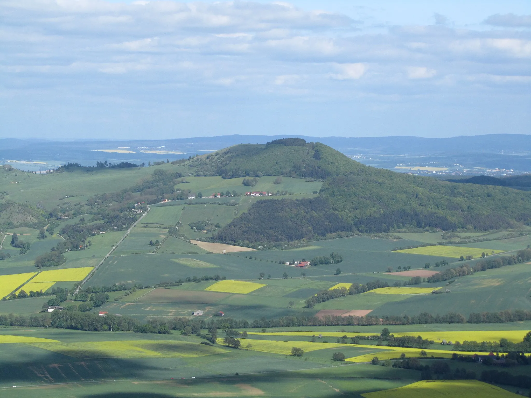 Photo showing: Hoher Dörnberg, seen from the west (Großer Bärenberg)