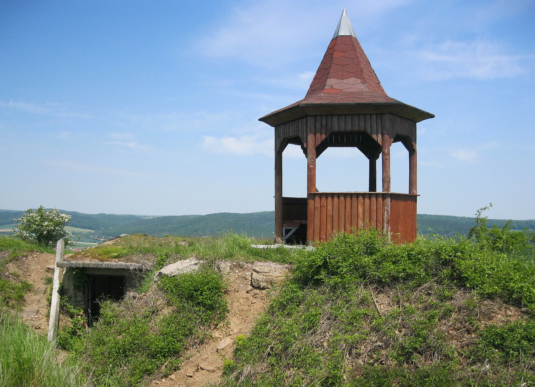 Photo showing: Stechberg, summit hut and bunker remains