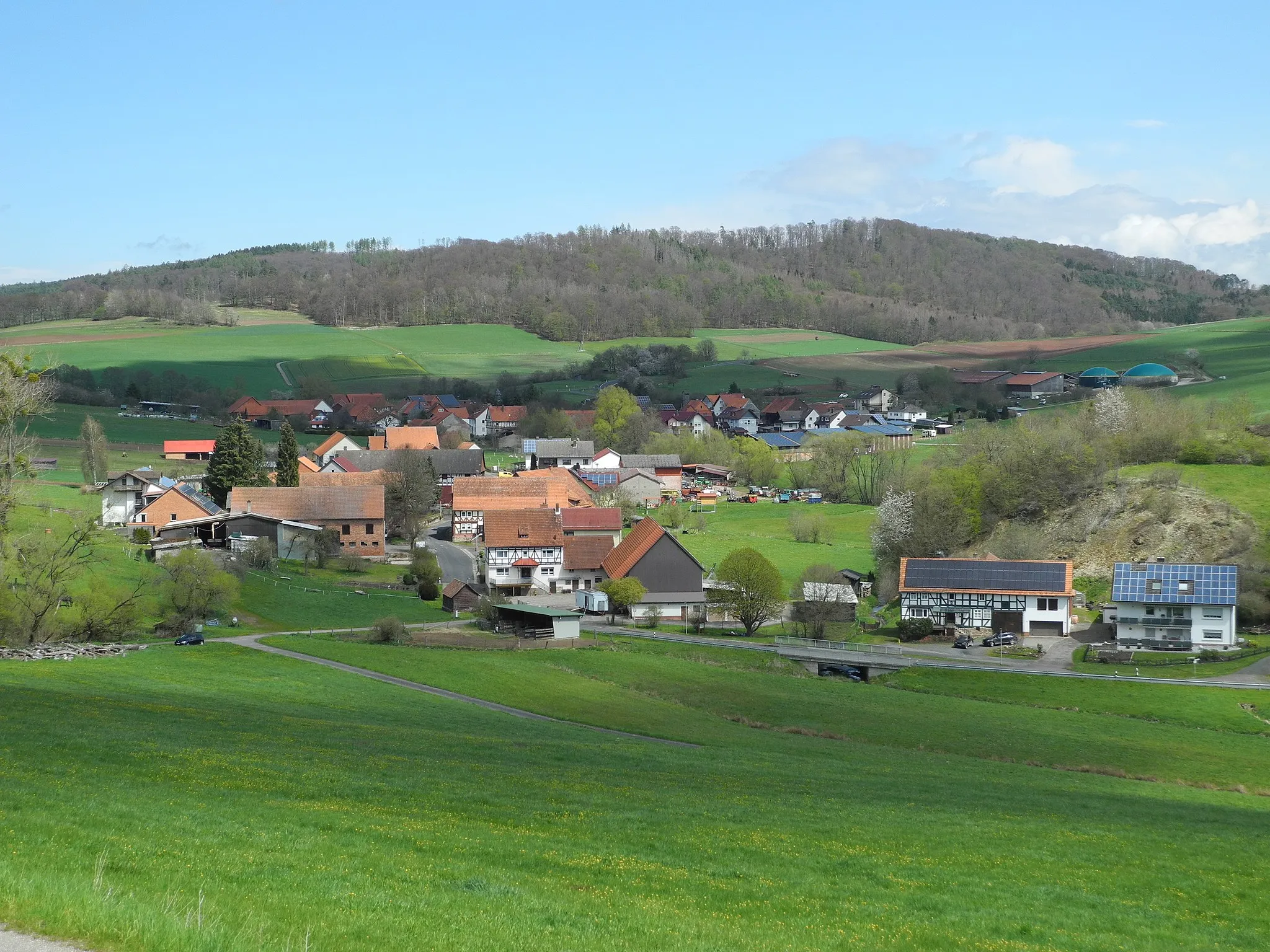 Photo showing: Vockerode-Dinkelberg seit 1971 Stadtteil von Spangenberg, im Schwalm-Eder-Kreis, Hessen, Deutschland.
Blick von Südwesten.