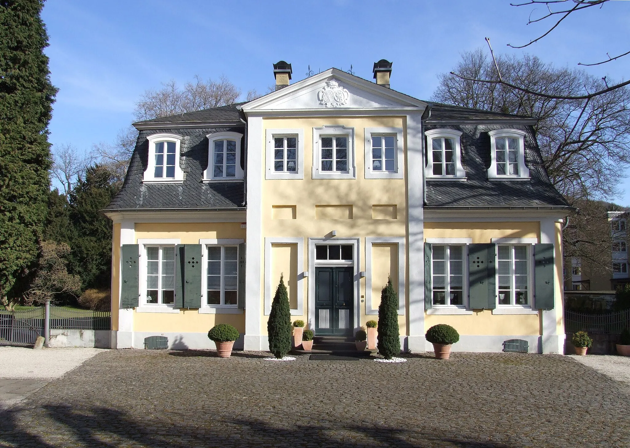 Photo showing: Lippesches Landhaus in Oberkassel, erbaut nach Plänen von Johann Conrad Schlaun zwischen 1750 und 1760 für die Kölner Familie von Meinertzhagen