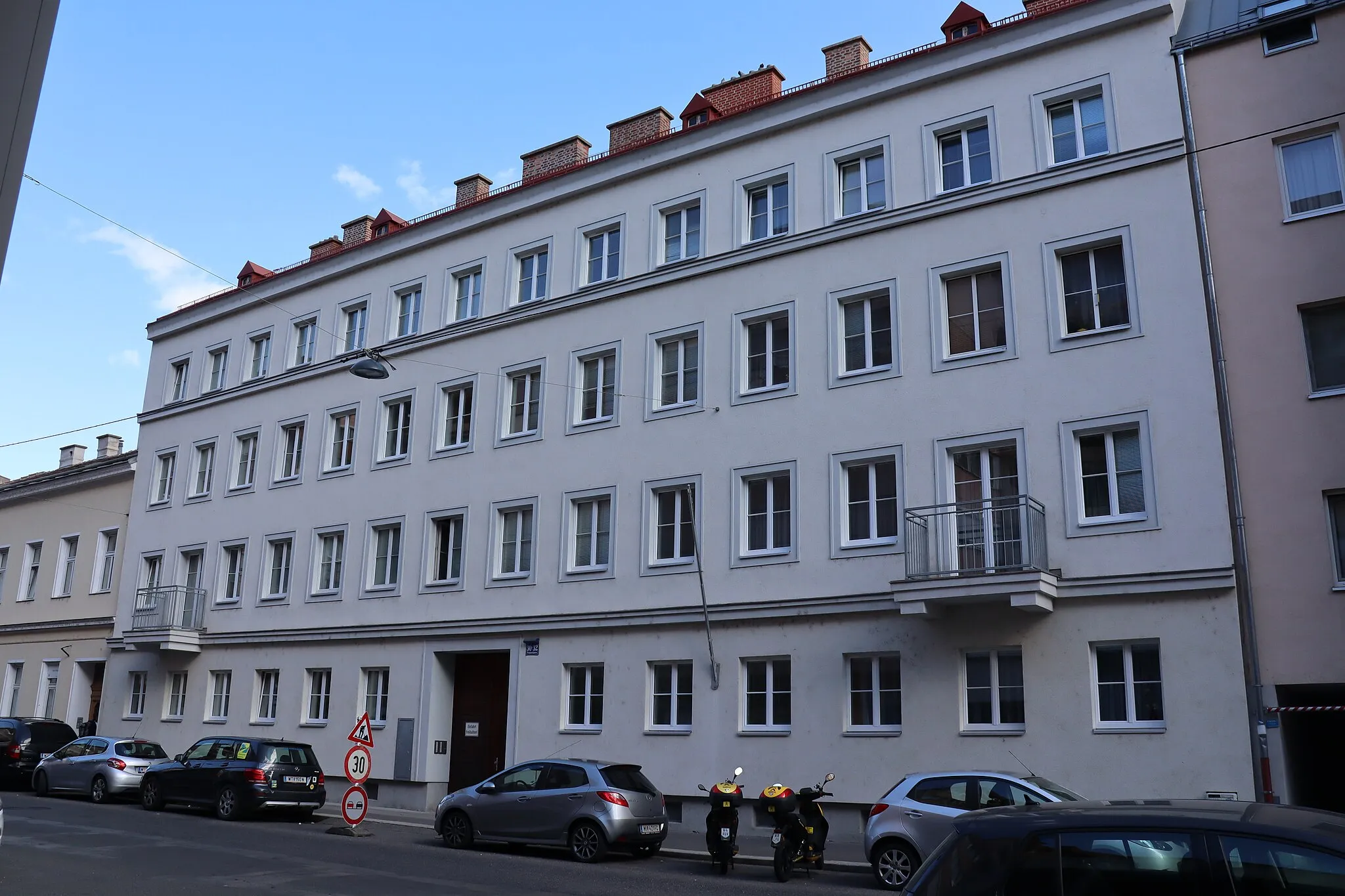 Photo showing: This media shows the Vienna residential building (Gemeindebau) with the ID 1482.
