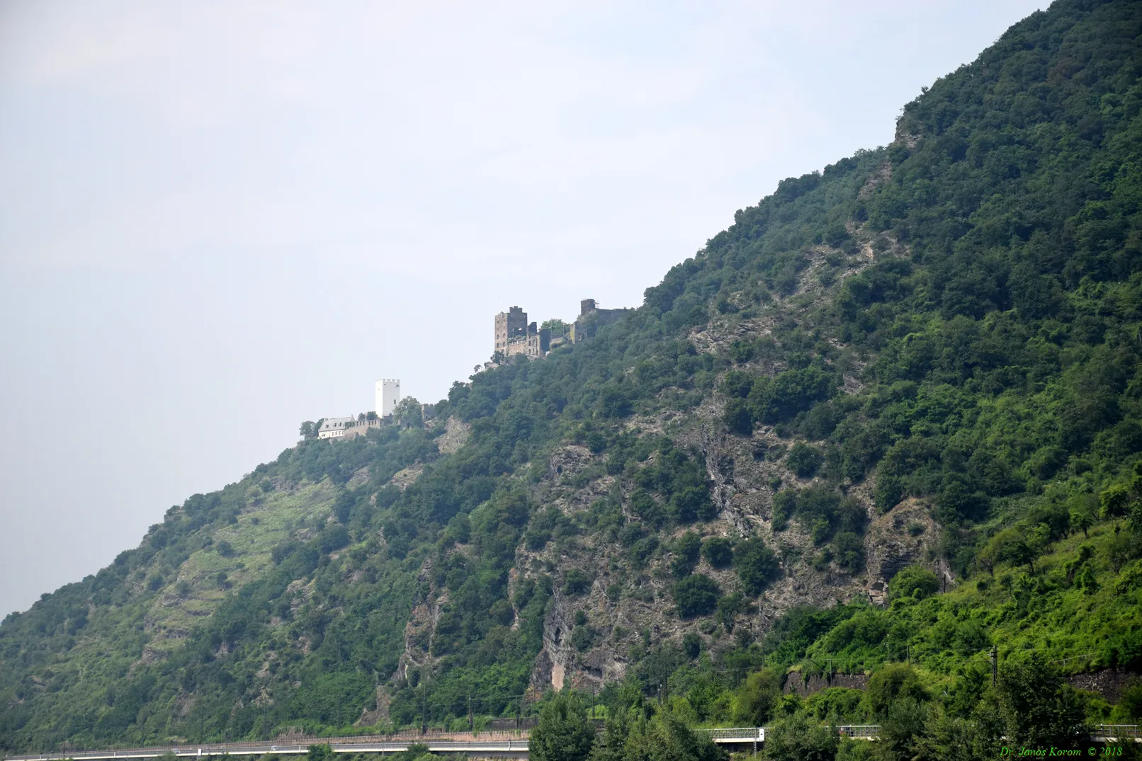 Photo showing: 21 Die „feindlichen Brüder“ 34DSC_0567 Burg Liebenstein und Burg Sterrenberg