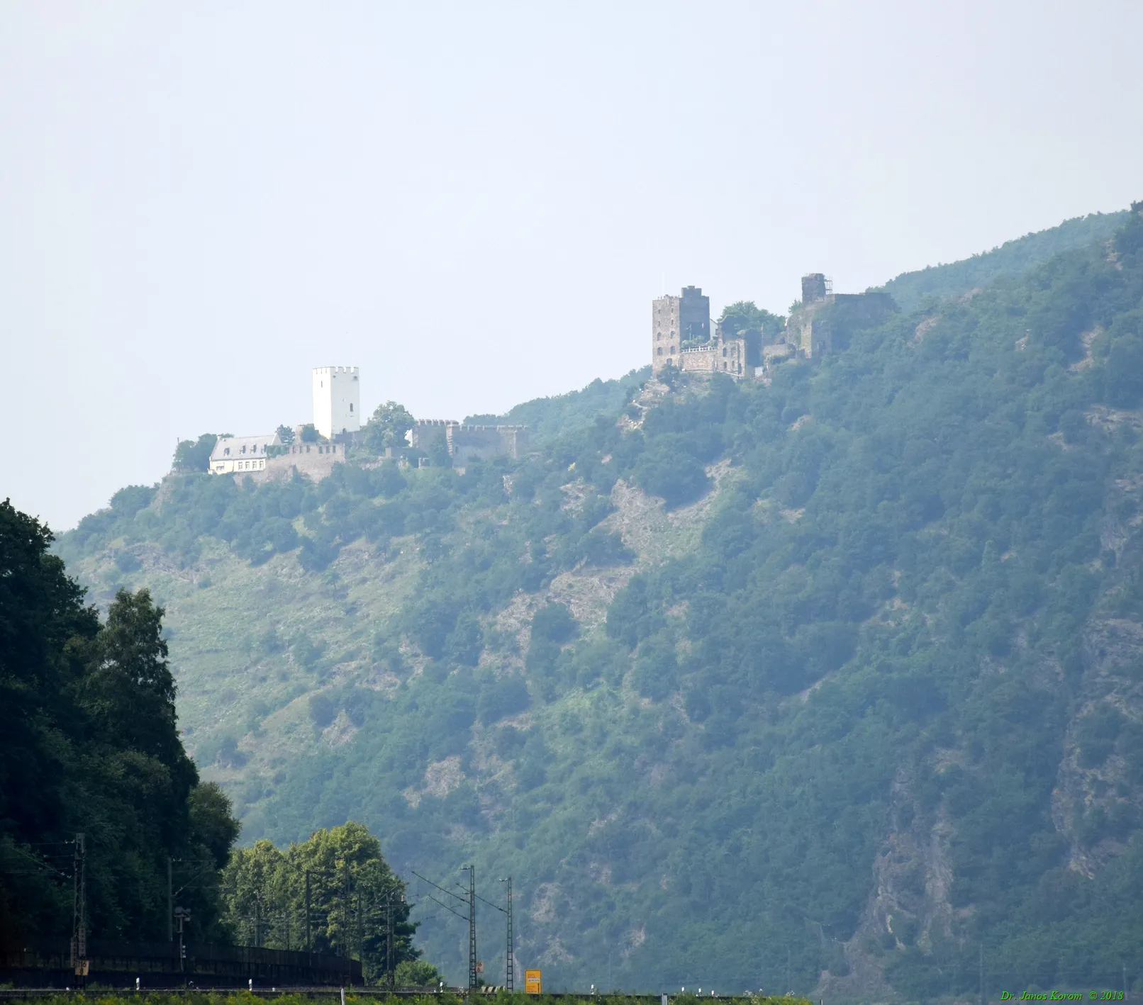 Photo showing: 21 Die „feindlichen Brüder“ 34DSC_0566 Burg Liebenstein und Burg Sterrenberg