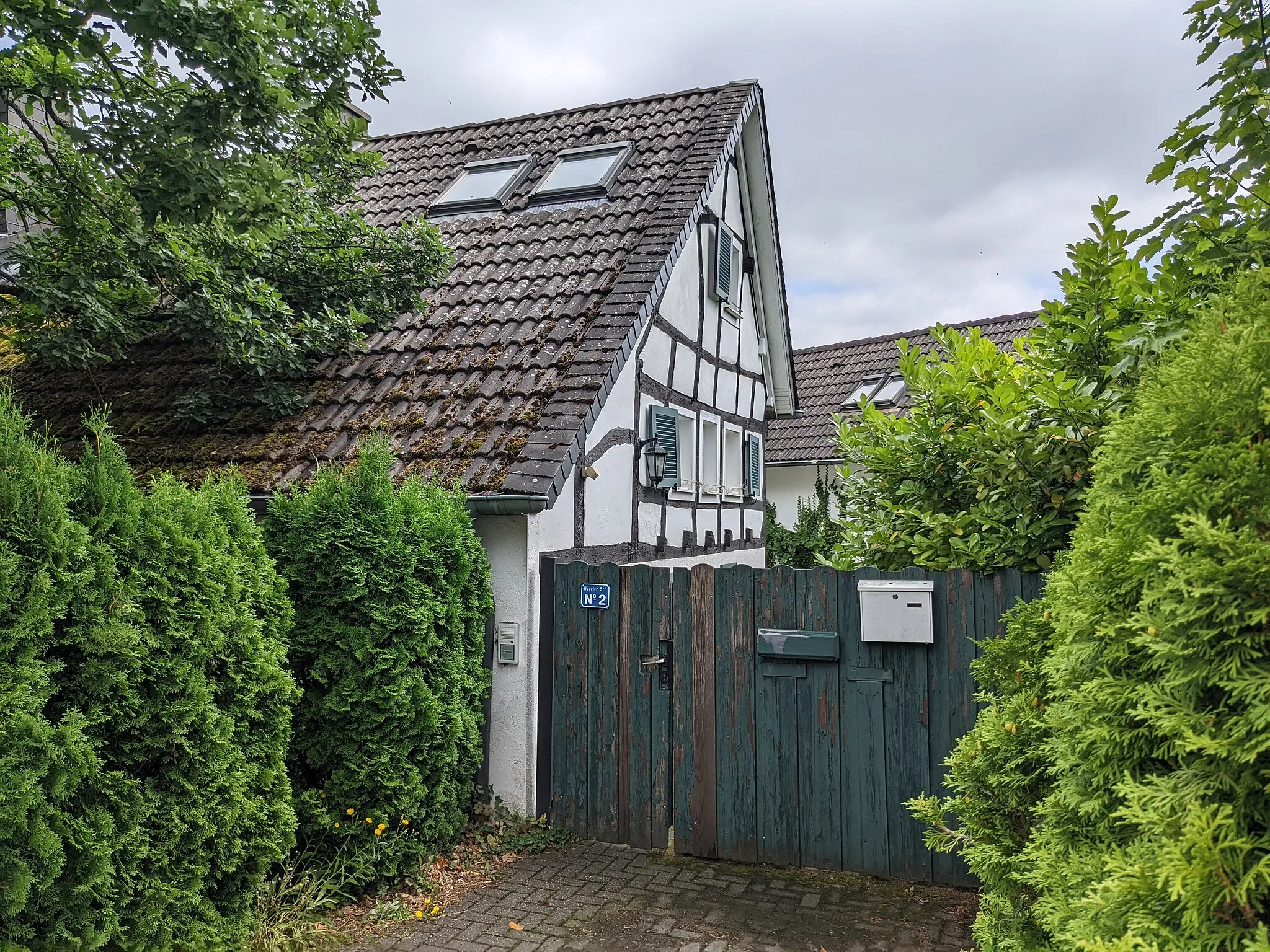 Photo showing: Denkmalgeschütztes Wohnhaus, Höveler Straße 2, Hövel, Aegidienberg, Stadt Bad Honnef