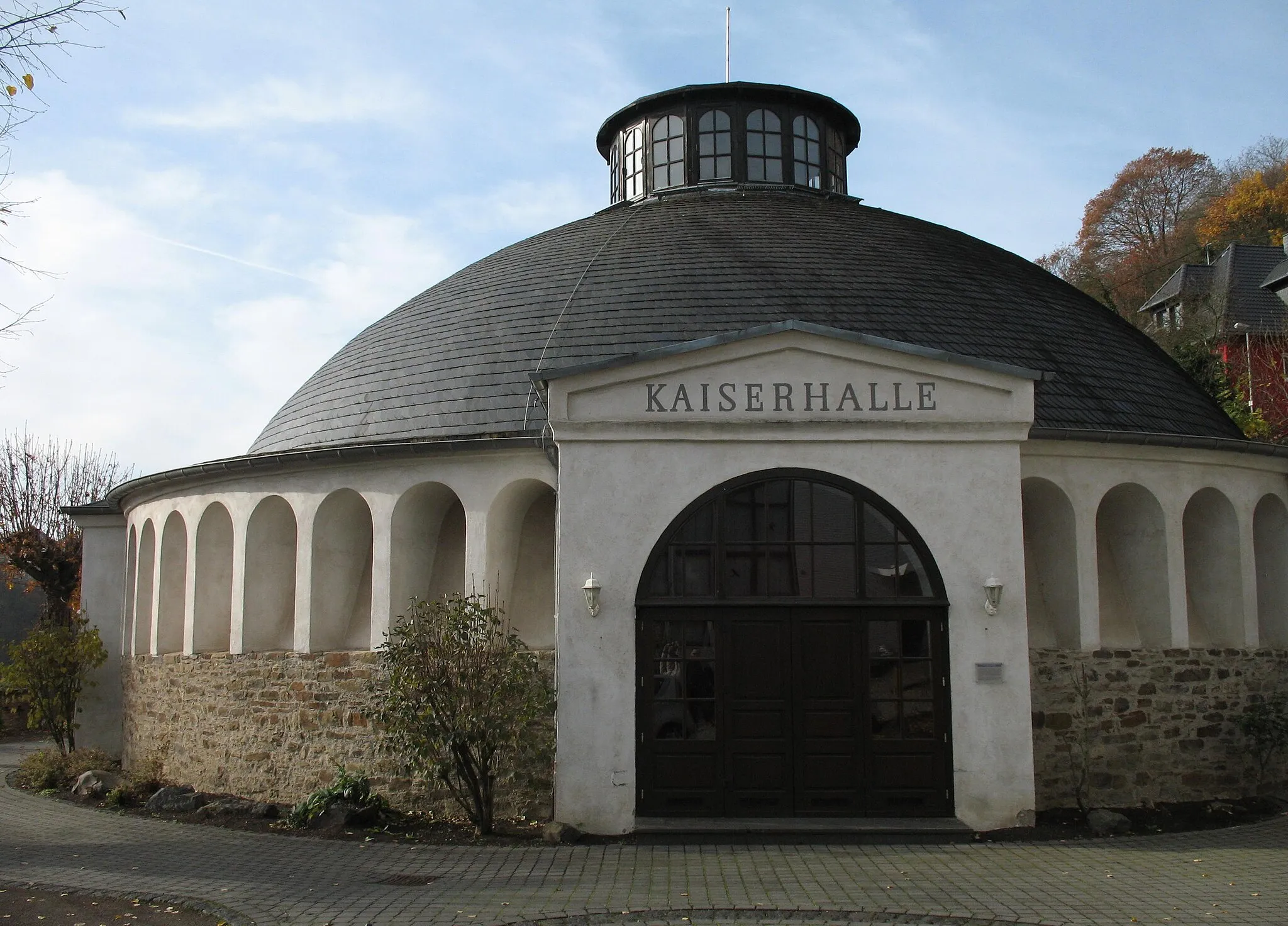 Photo showing: „Kaiserhalle“ in Burgbrohl in Rhineland-Palatinate, Germany