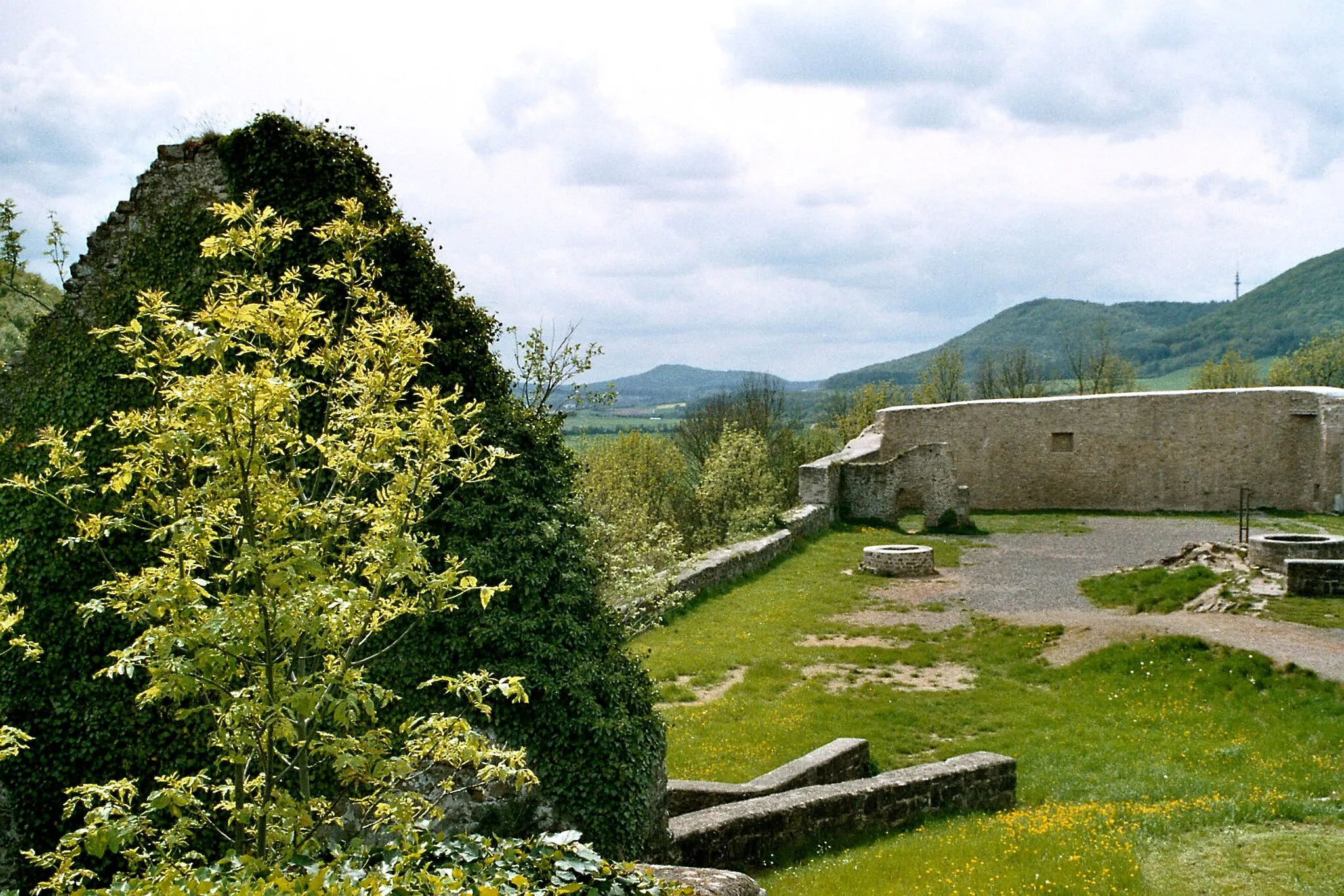 Photo showing: Thallichtenberg, the lower ruined castle