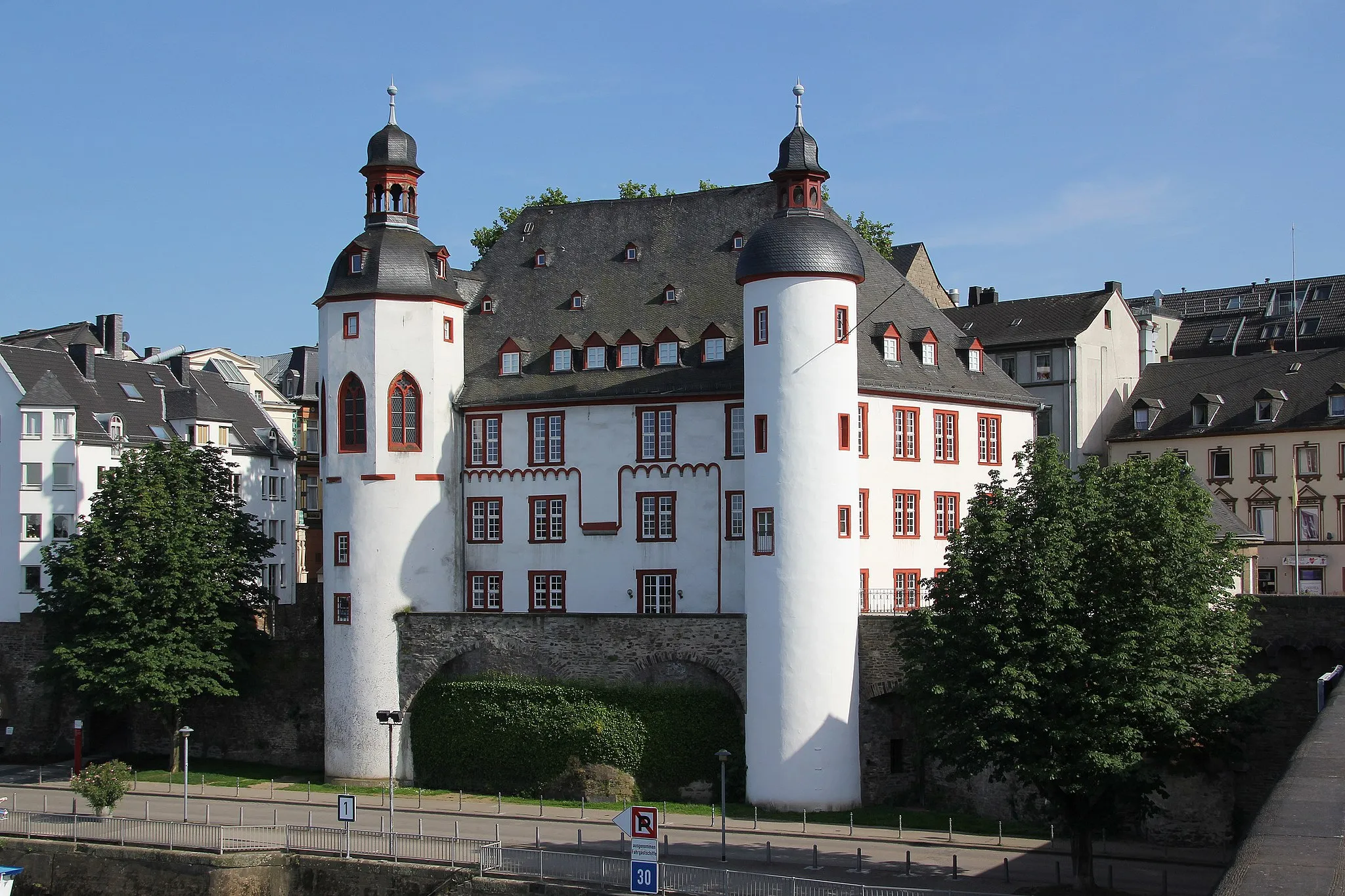 Photo showing: Koblenz im Buga-Jahr 2011 - Die Alte Burg