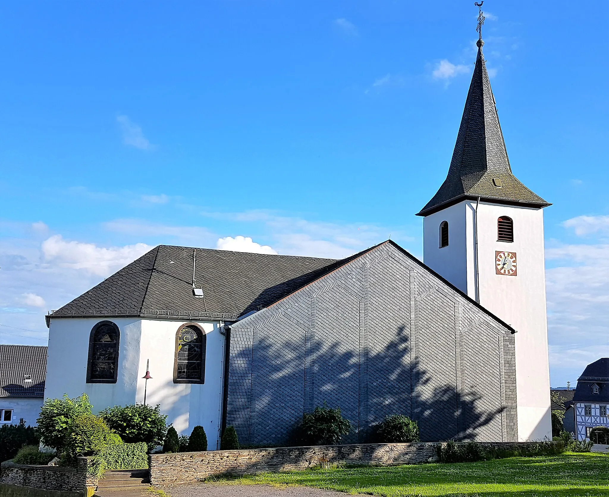 Photo showing: Die kath. Kirche im Ortsteil Beltheim; eine von drei kath. Kirchen in der Pfarrgemeinde Beltheim.