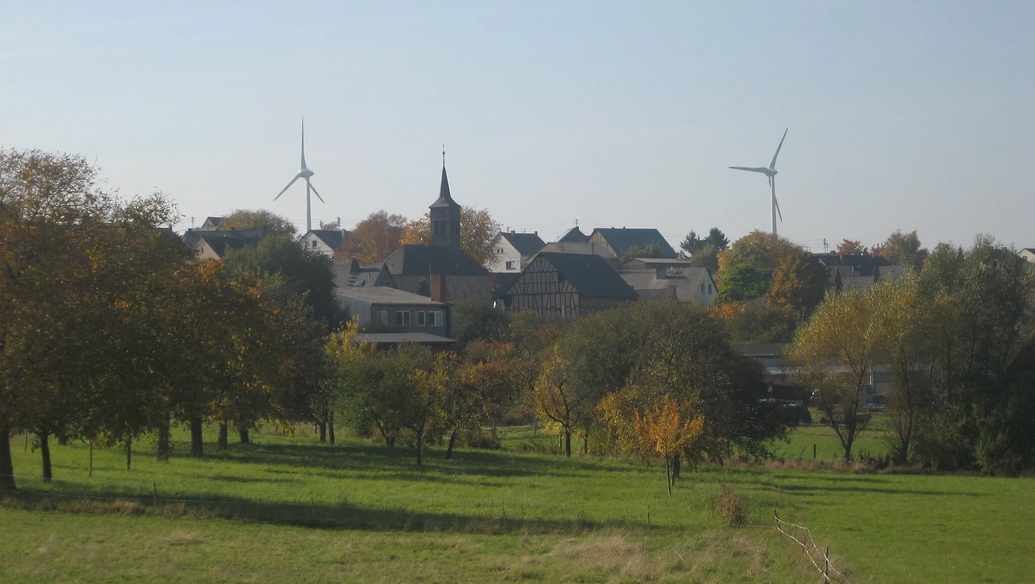 Photo showing: Village Leideneck in the Hunsrück landscape, Germany.