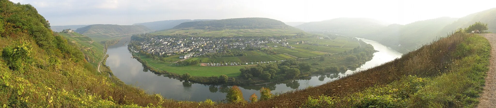 Photo showing: de:Pünderich an der de:Mosel