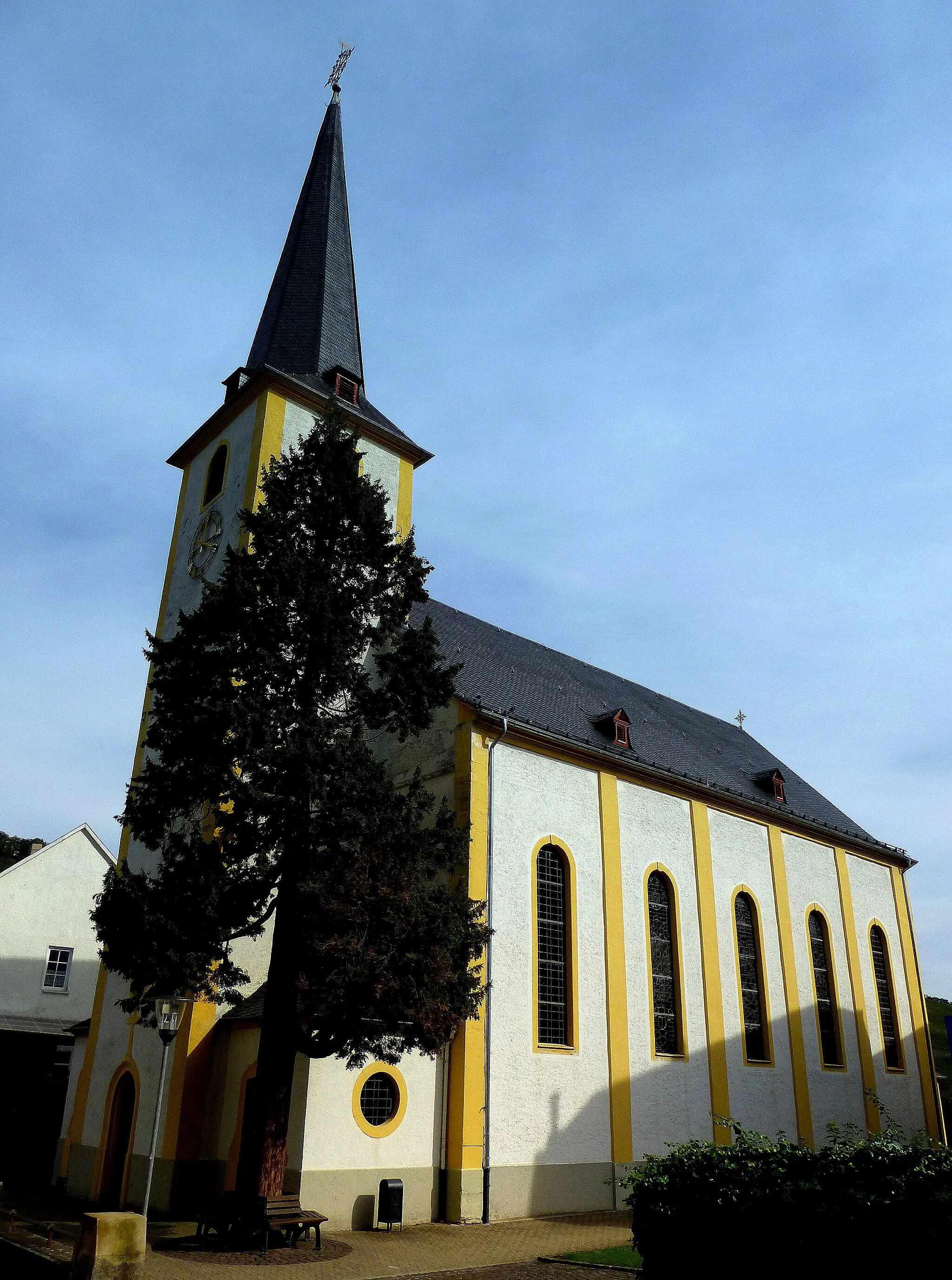 Photo showing: Pünderich  - Kath. Pfarrkirche St. Markus Evangelist