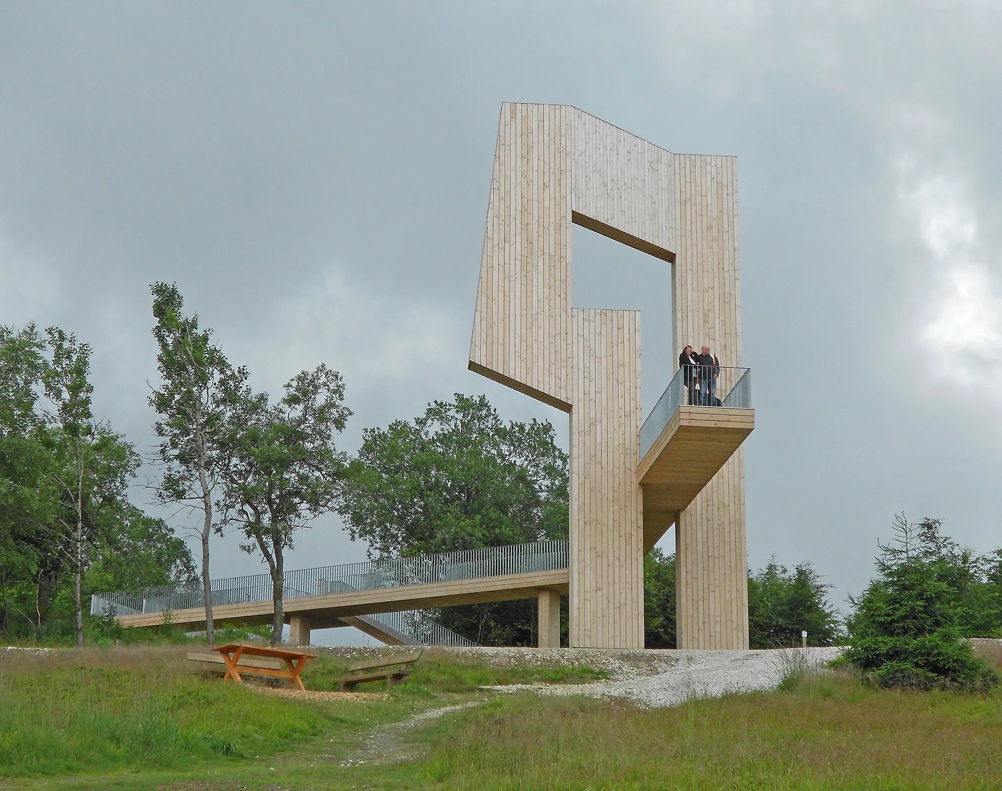 Photo showing: Christoph Mancke's sculpture Windklang on the Erbeskopf, the highest point of the German state of Rhineland-Palatinate in summer 2012.