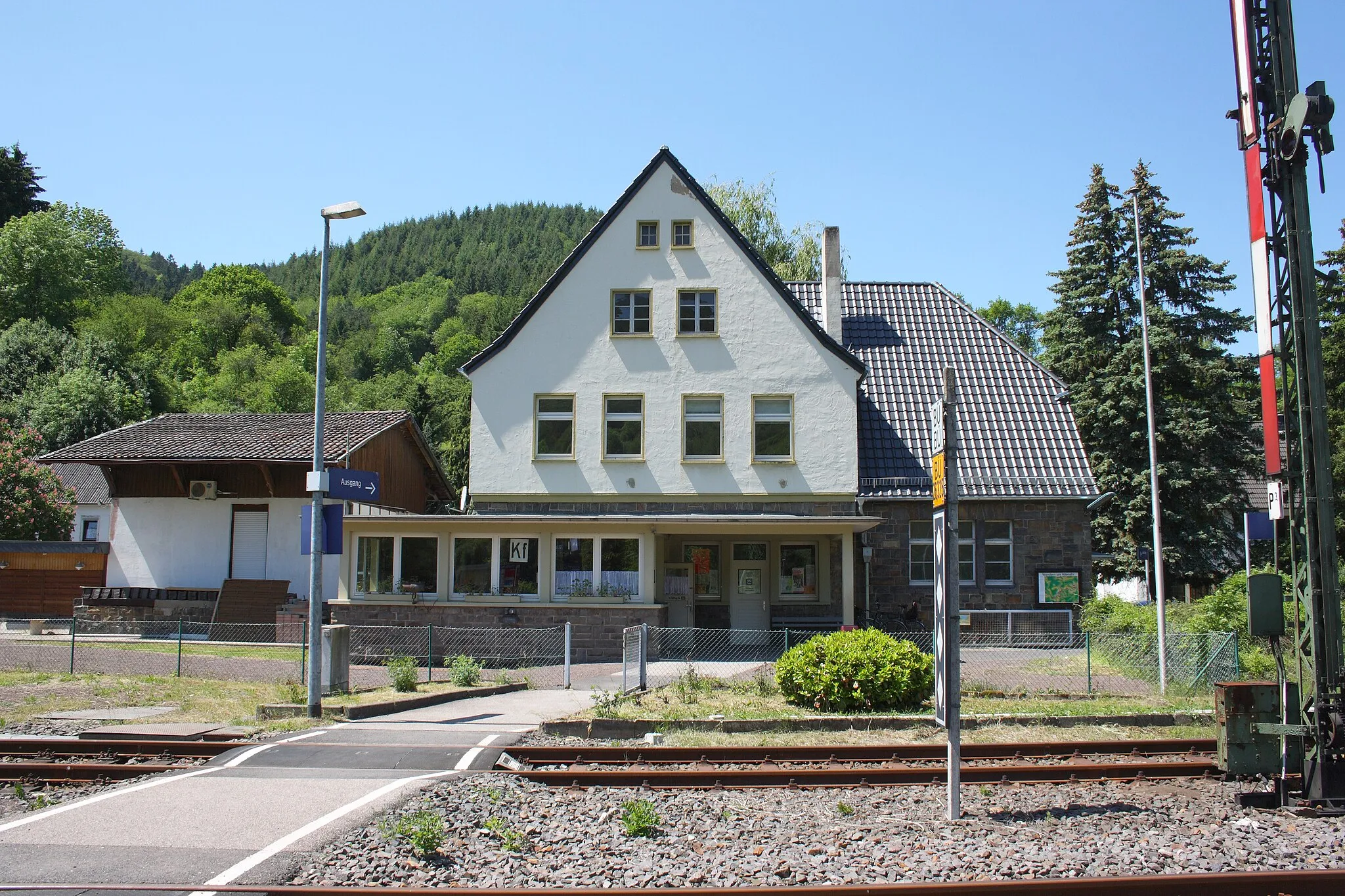 Photo showing: Bahnhof in Kreuzberg, einem Ortsteil von Altenahr im Landkreis Ahrweiler (Rheinland-Pfalz)
