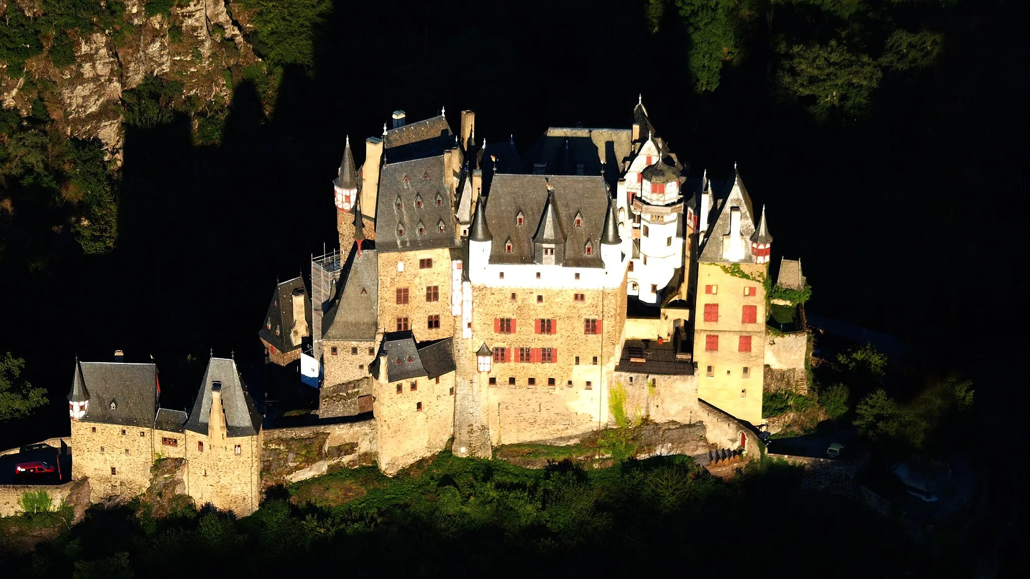 Photo showing: Burg Eltz aus der Vogelperspektive