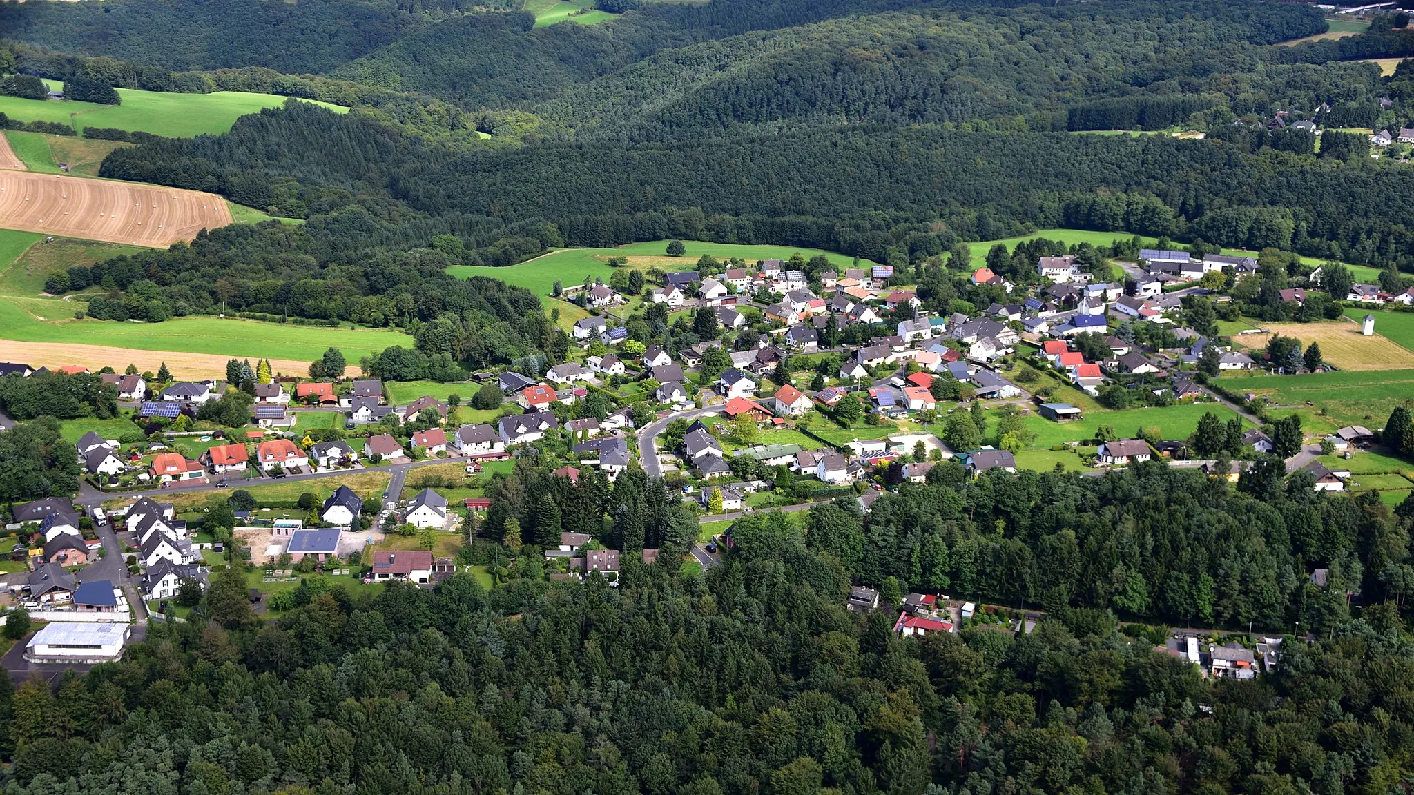 Photo showing: Breitscheid (Westerwald), Luftaufnahme (2016)