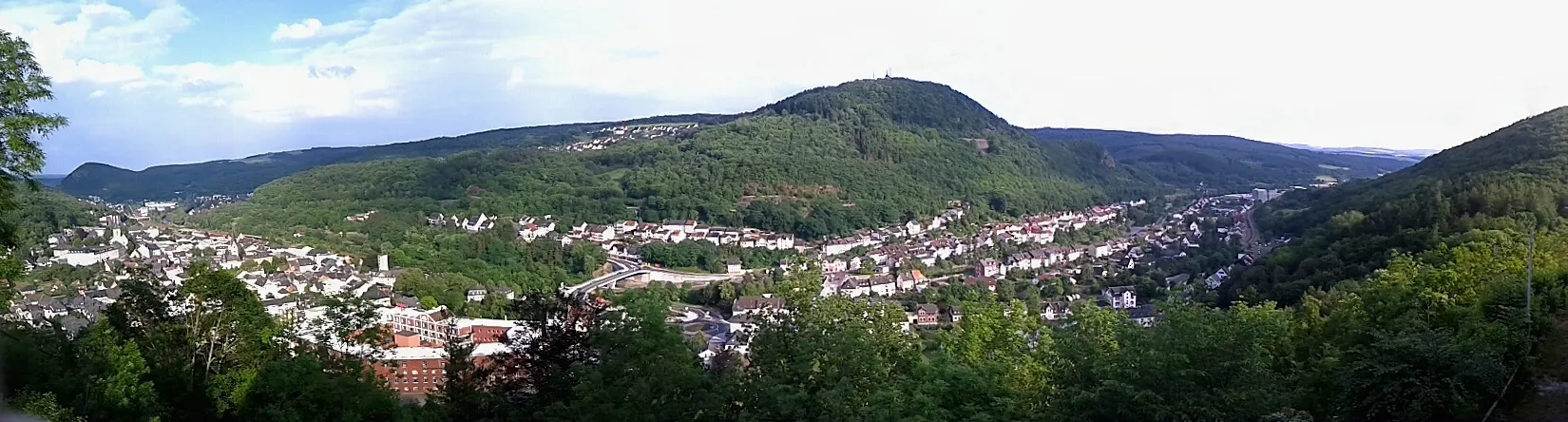 Photo showing: Panoramic view of Kirn, Germany. Shot from the Kyrburg.