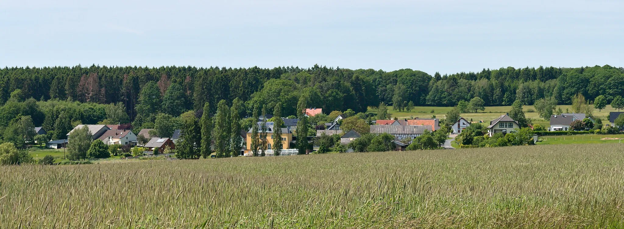 Photo showing: View over Nassen village, Racksen municipality, Kreis Altenkirchen (Westerwald), Germany