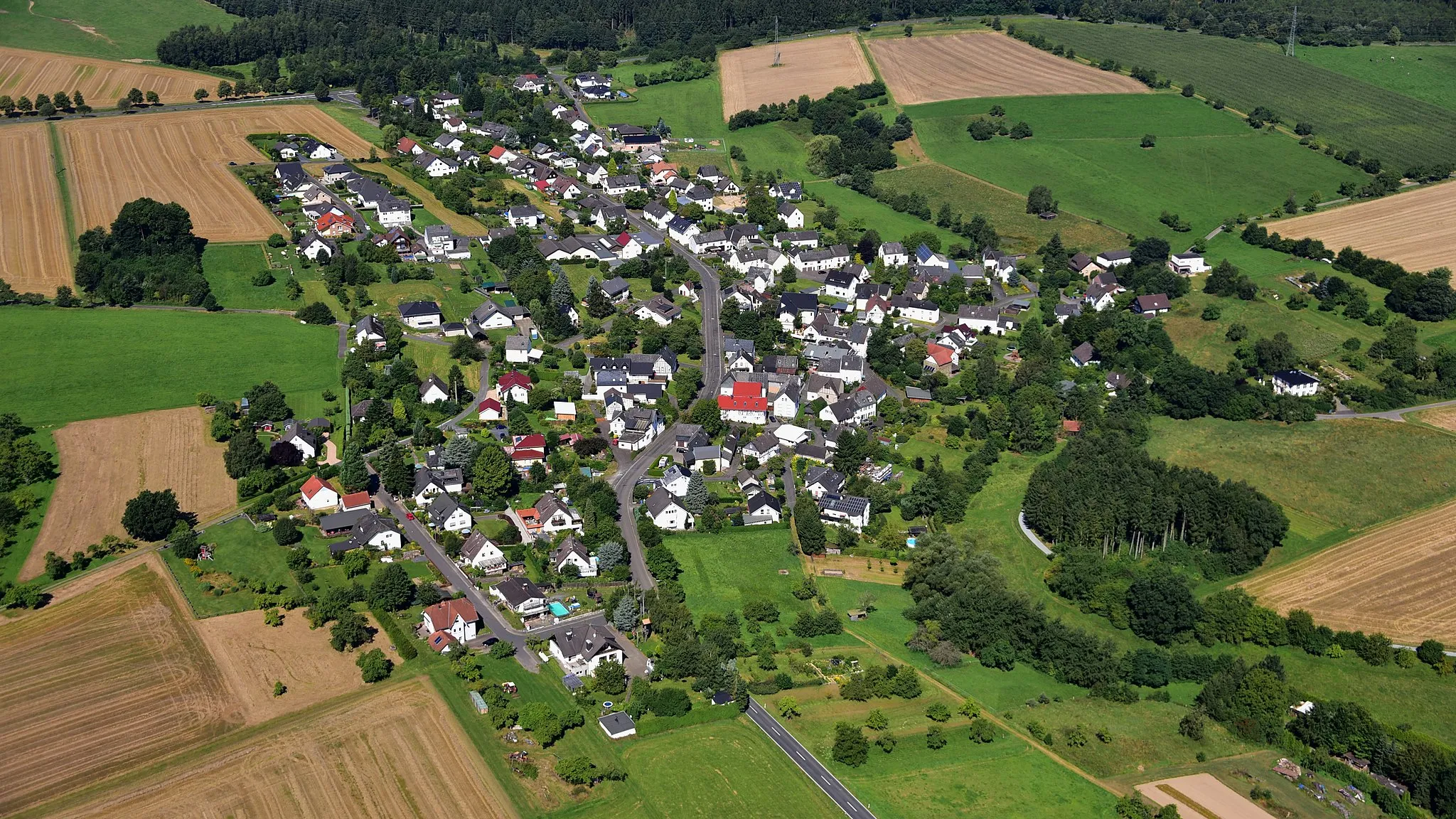 Photo showing: Harschbach, Luftaufnahme (2016)