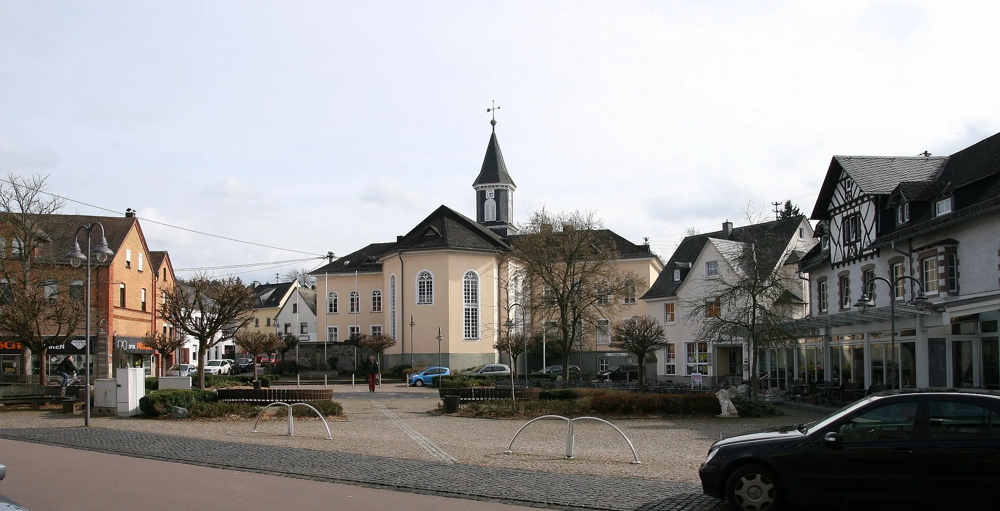 Photo showing: Market-place in Selters (Westerwald), Germany, showing the protestant church from approx. 1830 in the background.