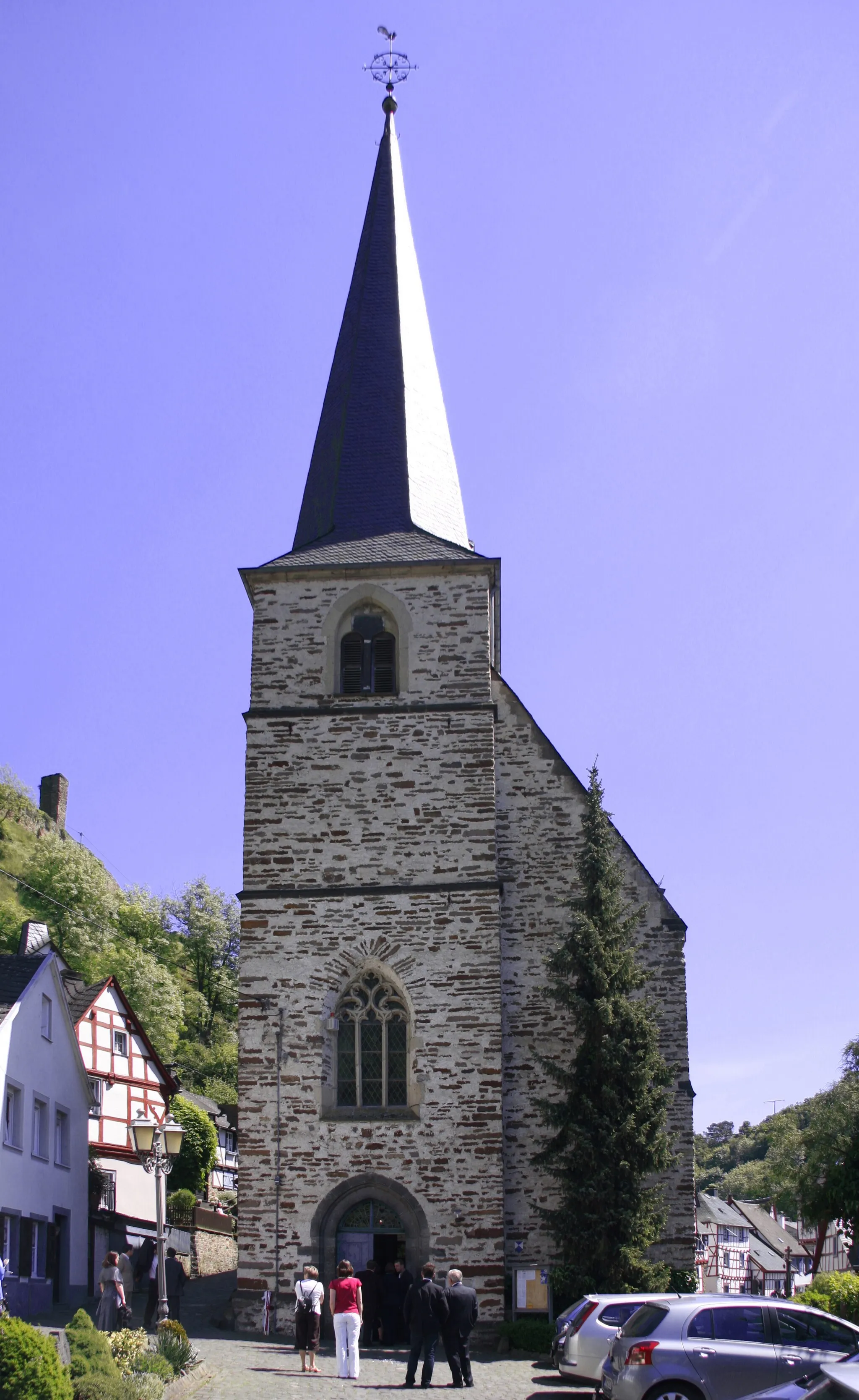 Photo showing: Church Feast of the Cross in Monreal, belltower and entrance