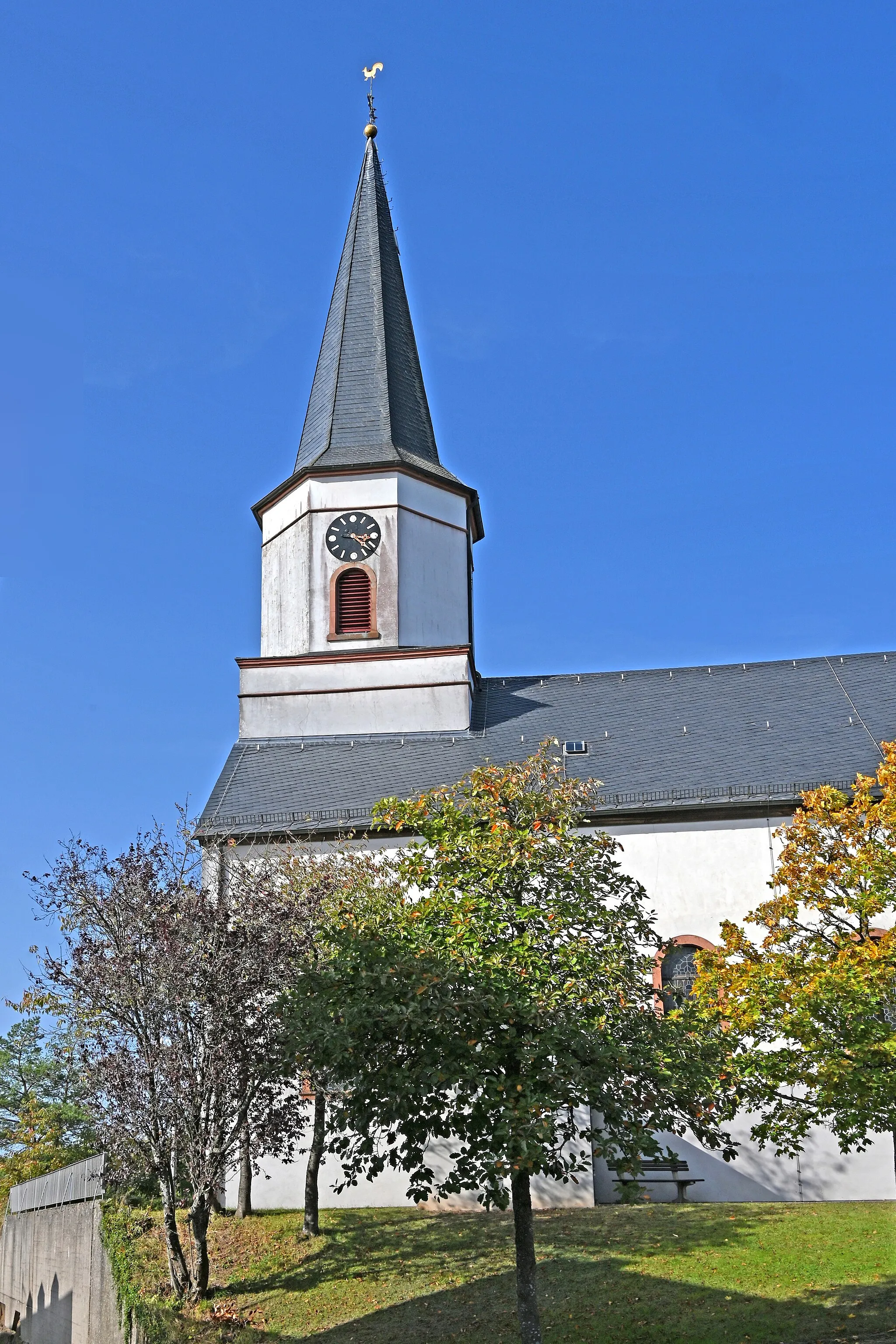 Photo showing: St. Margareta (Hontheim), Turm von Süden