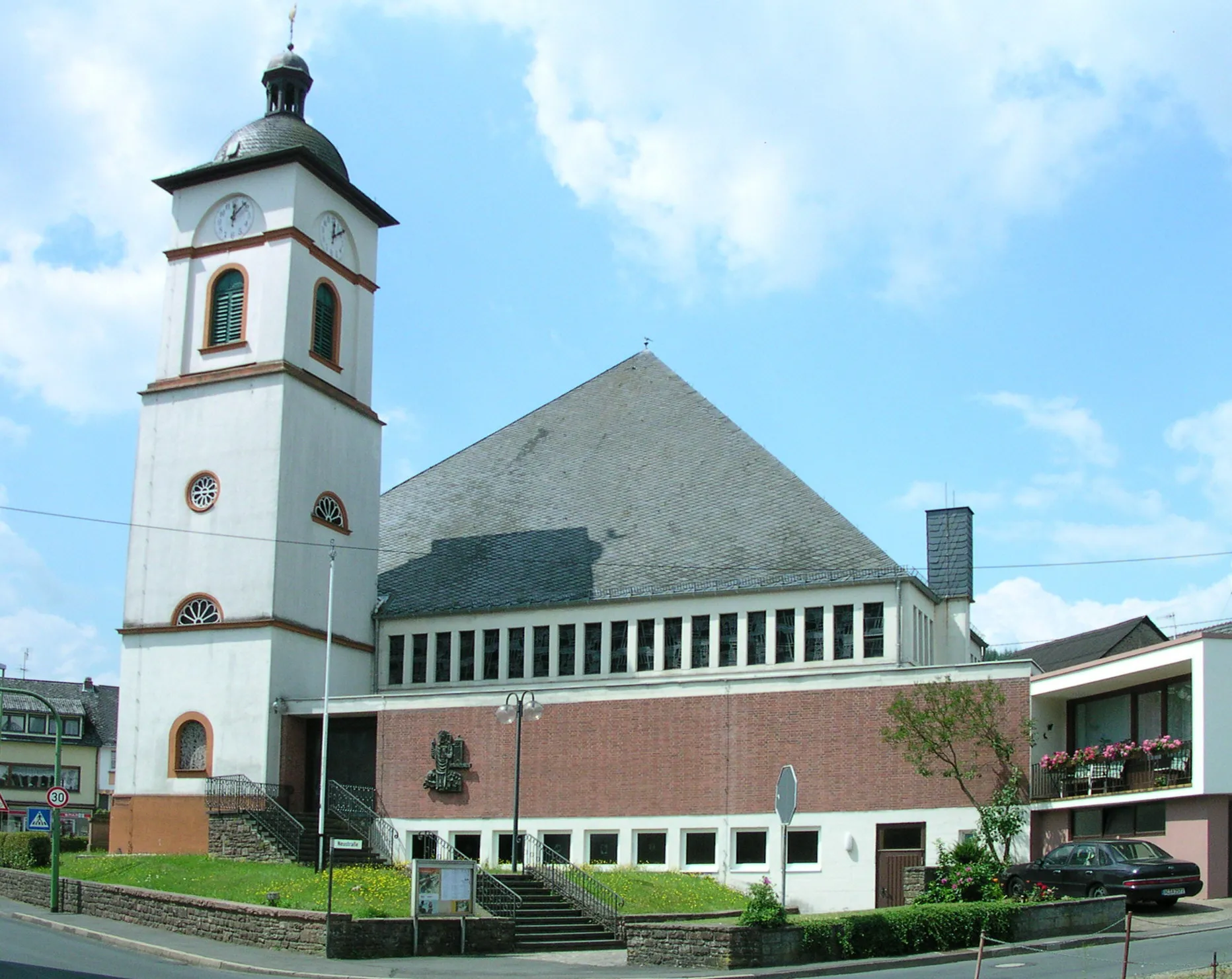 Photo showing: katholische Pfarrkirche St. Nikolaus in Birresborn, Rheinland-Pfalz