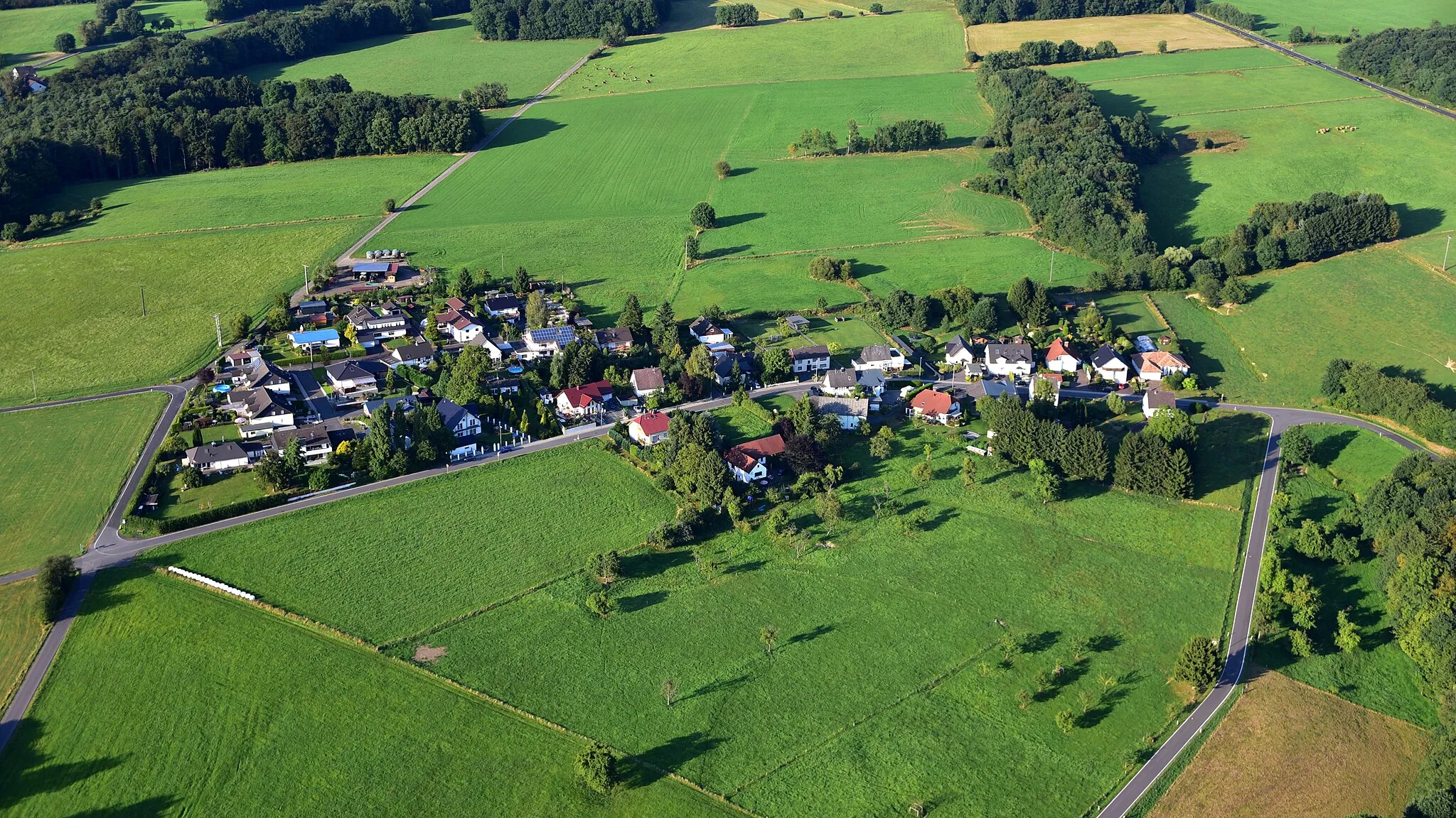 Photo showing: Oberetscheid, Luftaufnahme (2016)