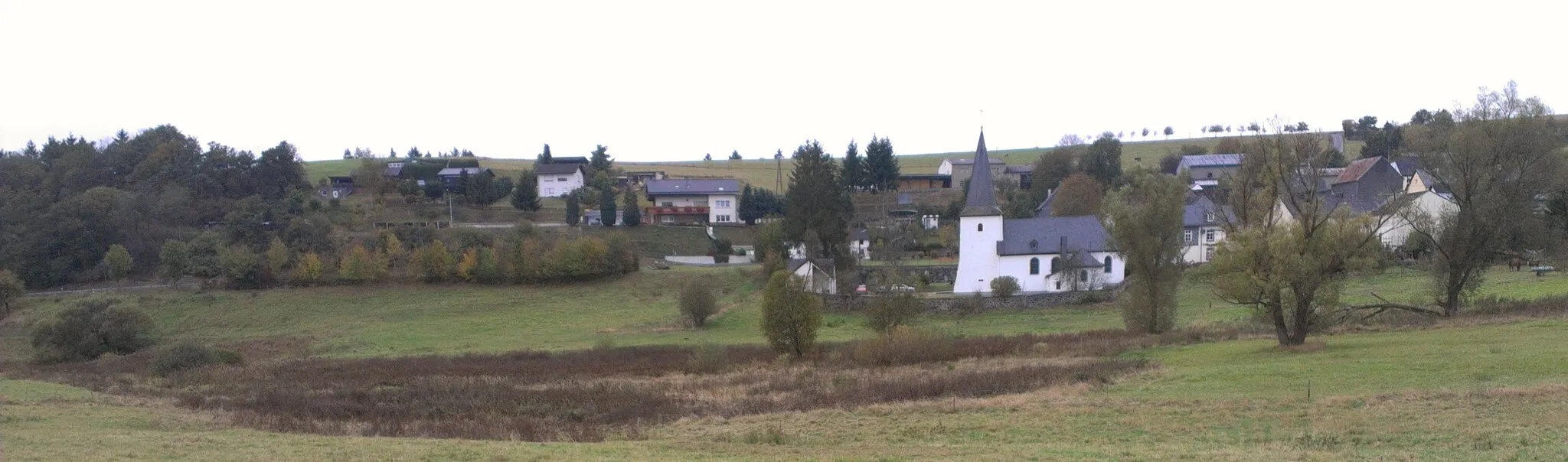 Photo showing: Seitenansicht Pfarrkirche St. Maria Magdalena