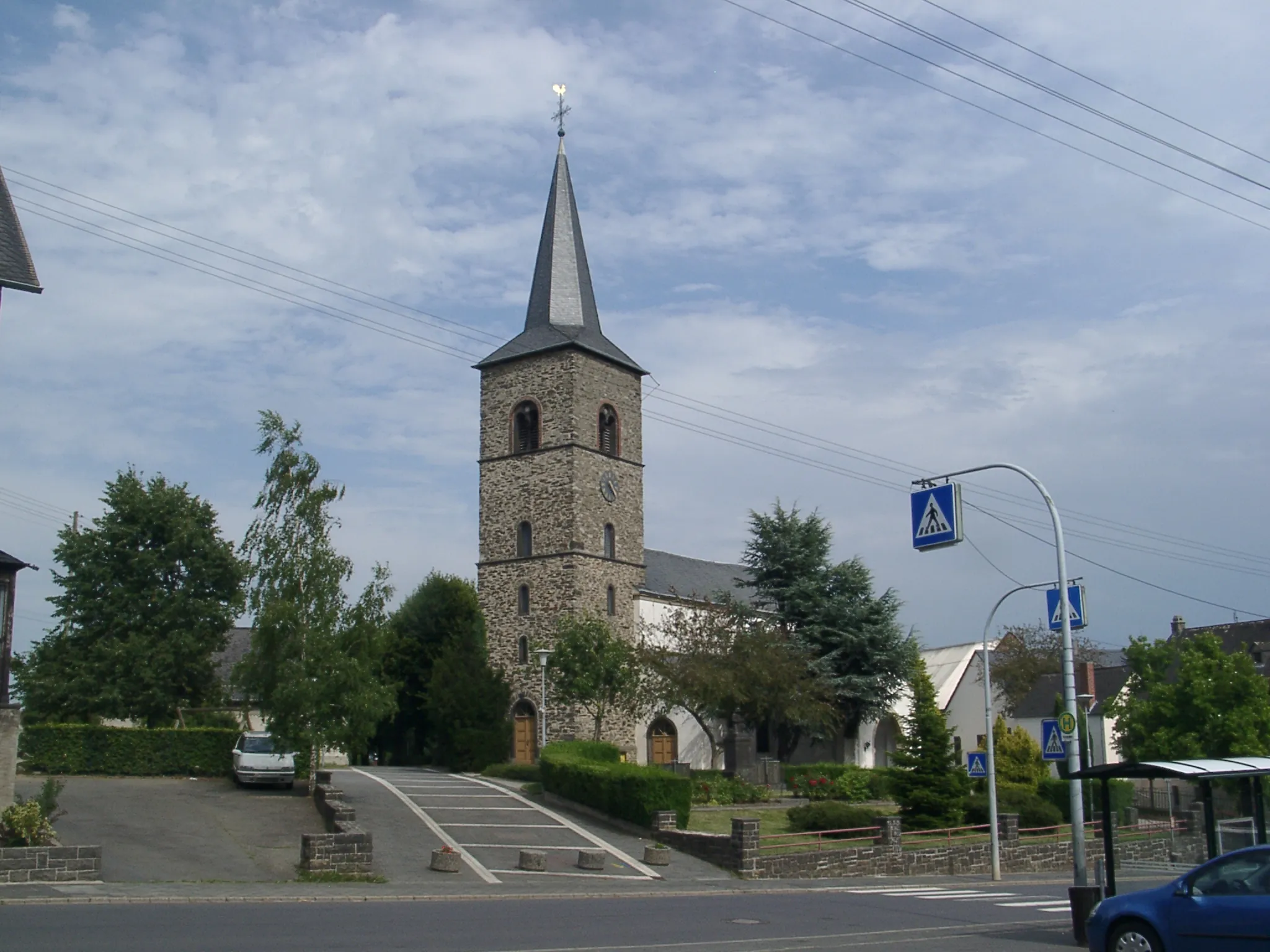 Photo showing: Kirche in Mertloch (MYK) - selbst fotografiert (Klaus Graf) 28.7.2005 -
