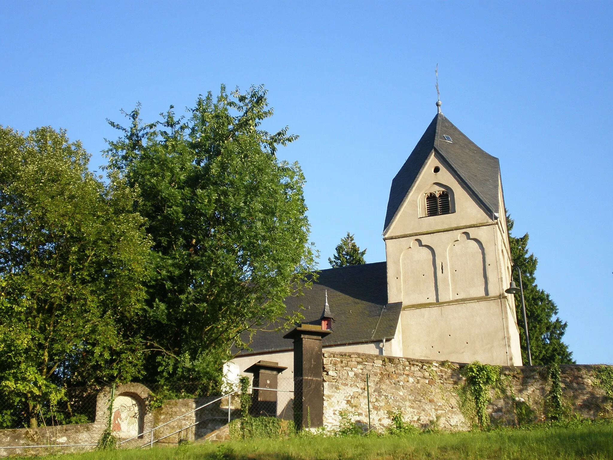 Photo showing: Katholische Kirche St. Dionysius in Rhens