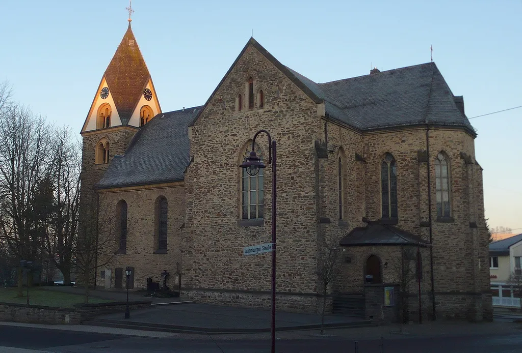 Photo showing: Katholische Kirche "St. Bonifatius" Großmaischeid