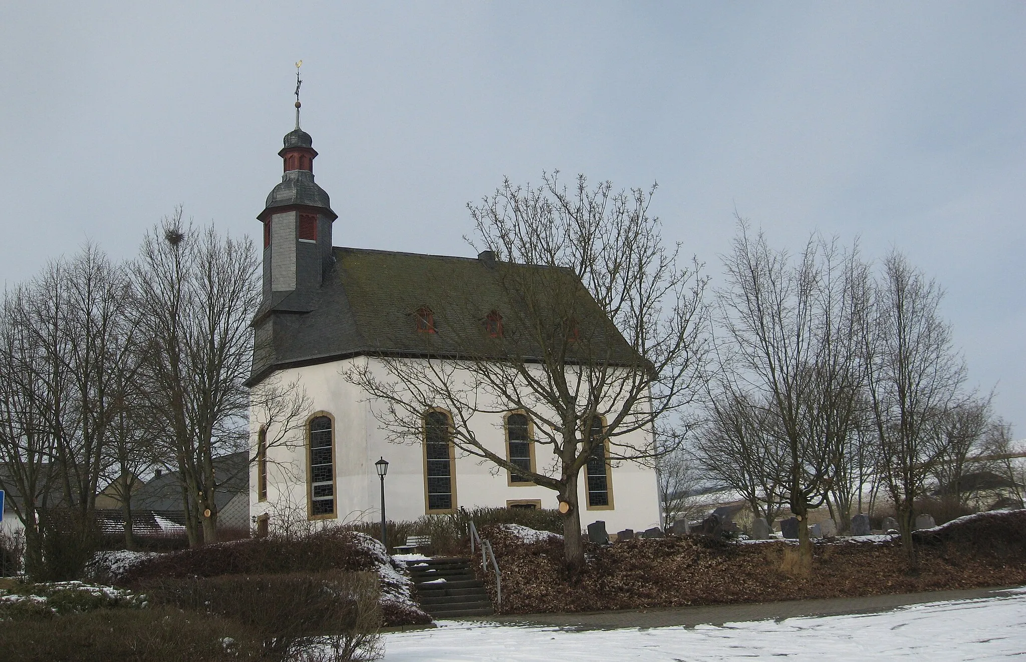 Photo showing: The protestantic church in the village Alterkülz, Hunsrück landscape, Germany.