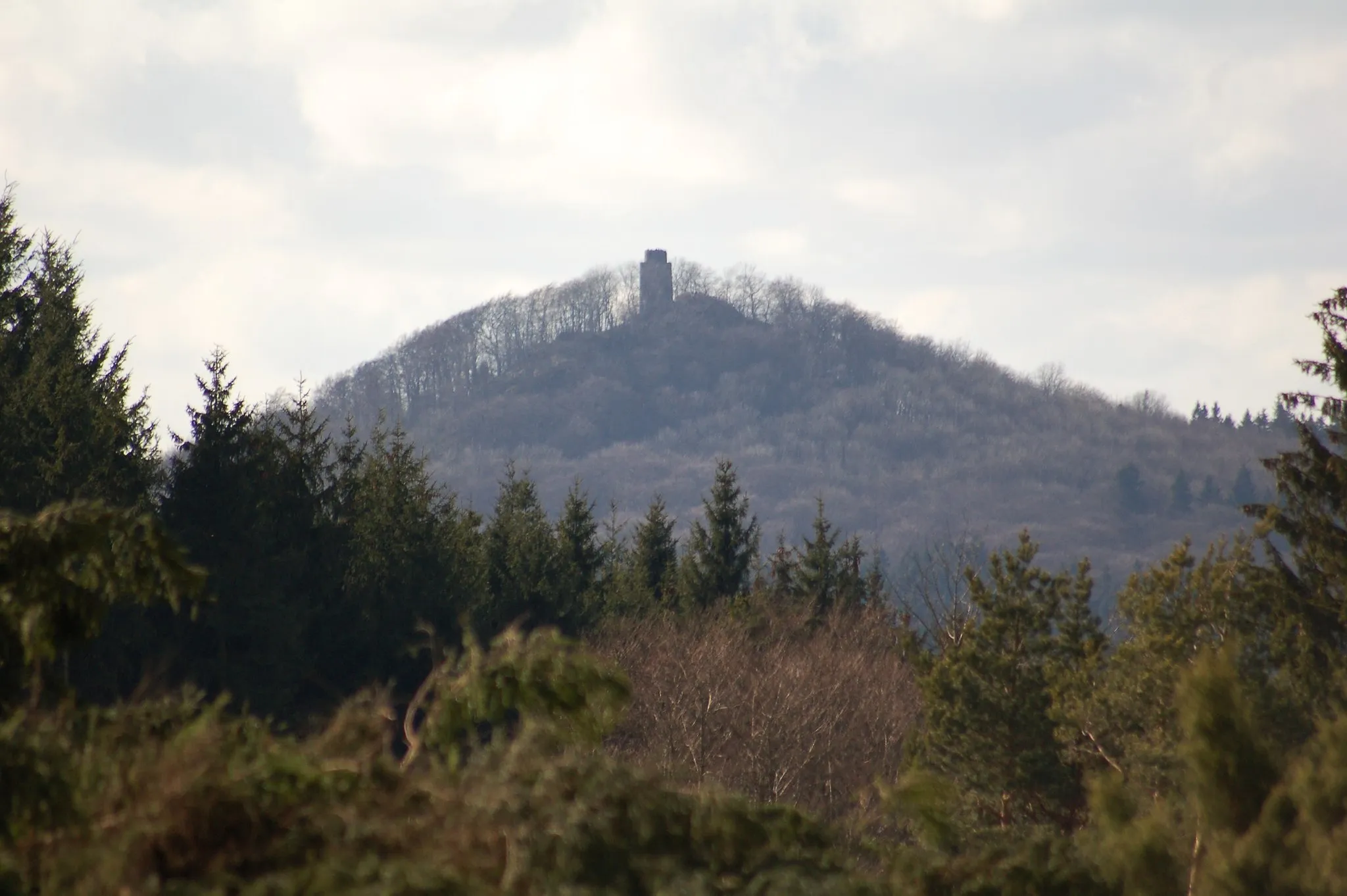 Photo showing: Hohe Acht vom Gipfelplateau des Raßberges aus fotografiert