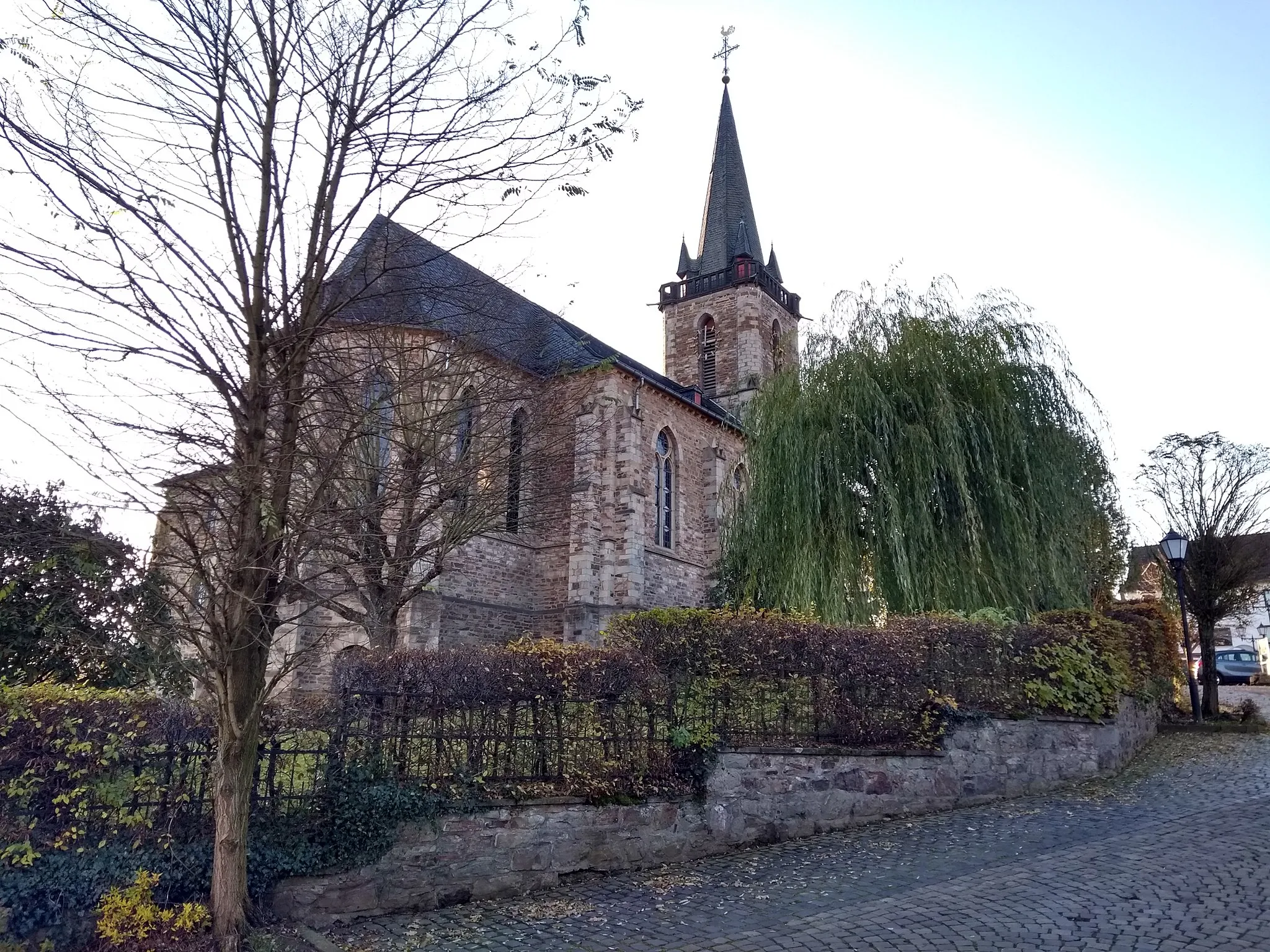 Photo showing: Church St. Antonius at Oberlahr is a Catholic Church. Laying of the foundation stone in 1874, built until 1876.