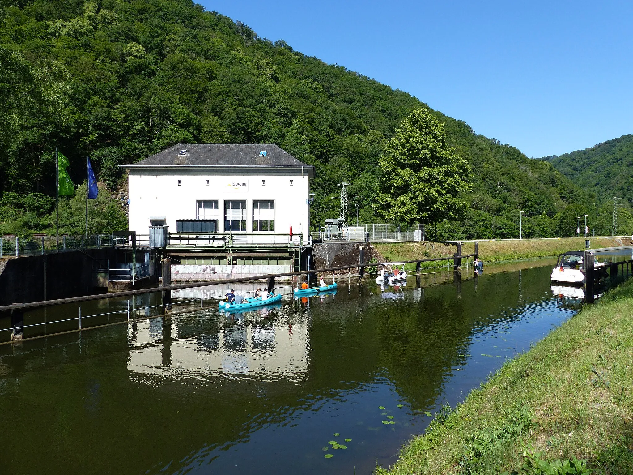 Photo showing: Kalkofen: Schleuse und Kraftwerk