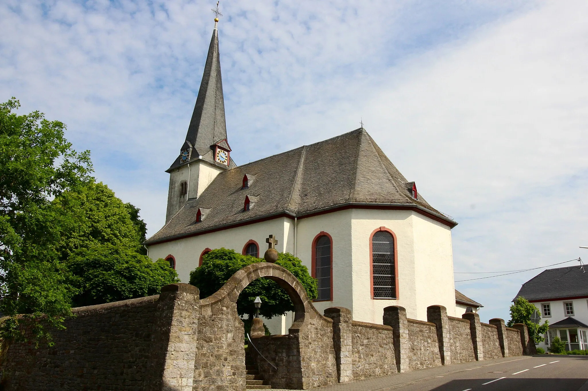 Photo showing: Katholische Pfarrkirche St. Maria (Mariä Himmelfahrt), Helferskirchen, Westerwald, Rheinland-Pfalz