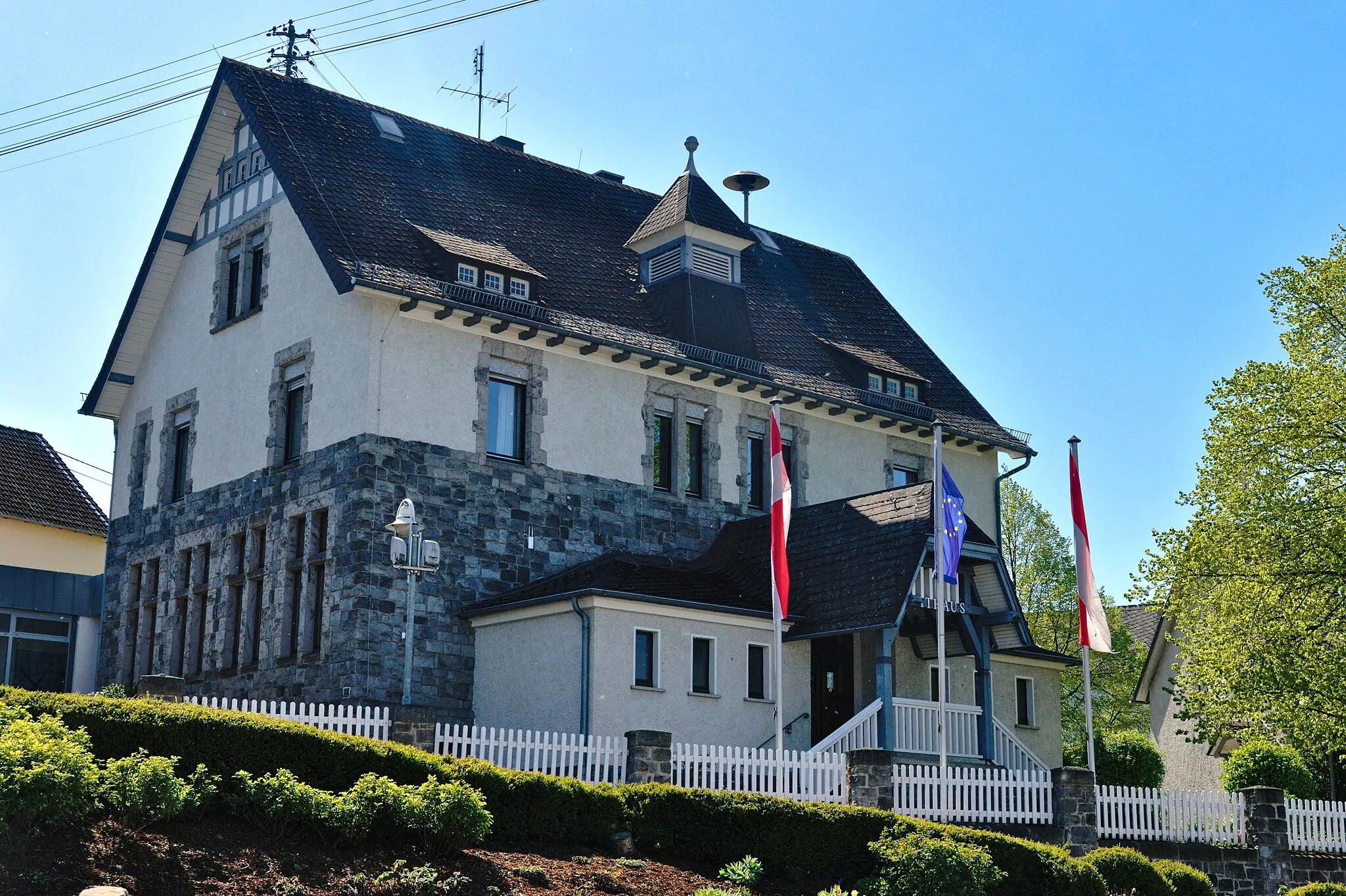Photo showing: Town hall in Staudt, Westerwaldkreis, Rheinland-Pfalz, Germany. View from north-east