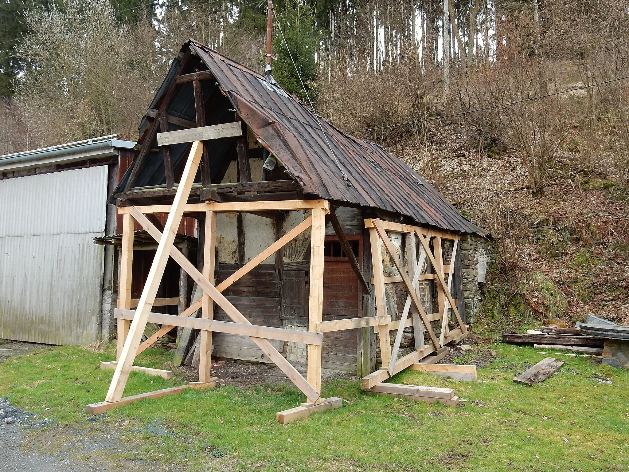 Photo showing: Neben dem Backhaus steht eine Schmiede