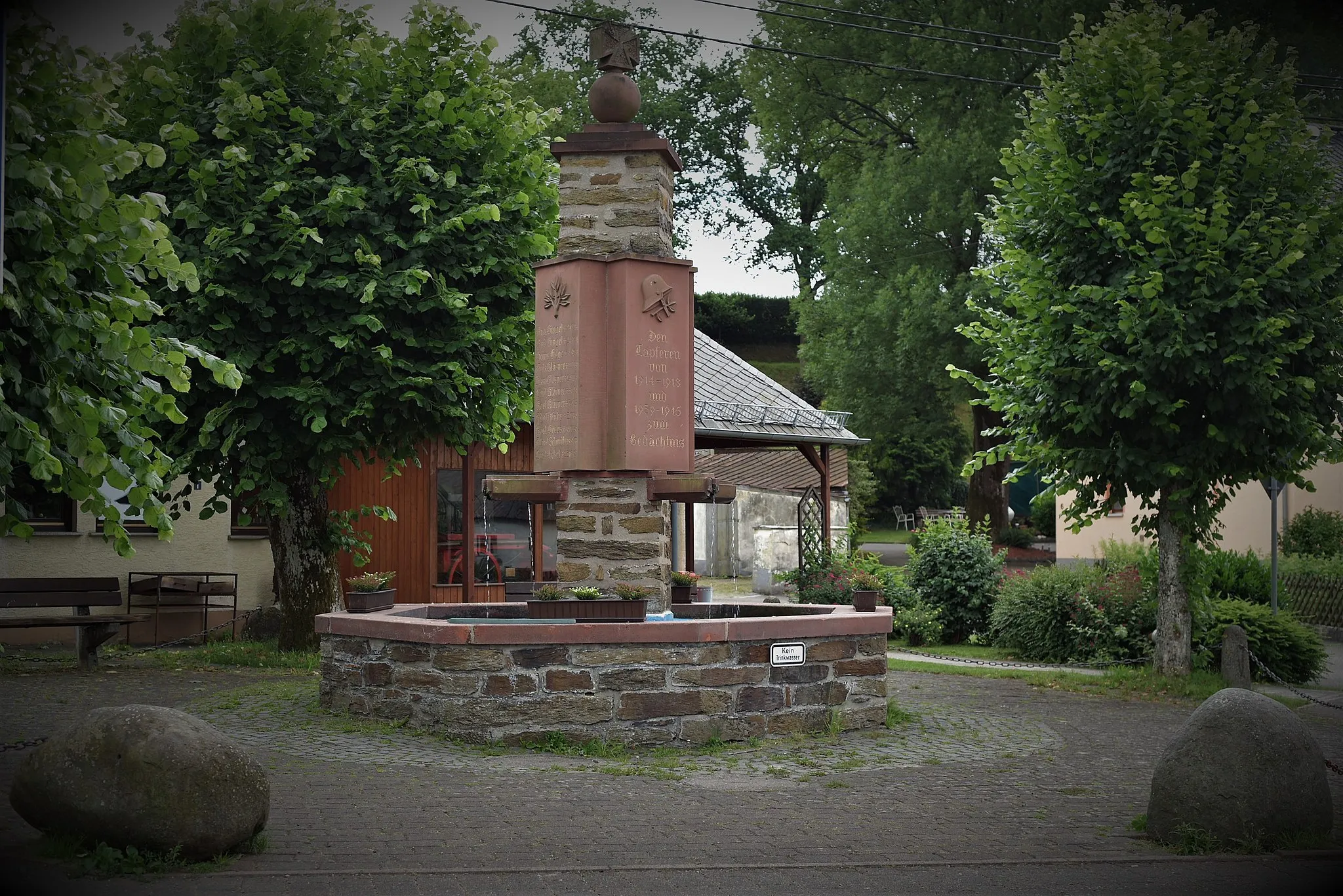 Photo showing: Brunnen von Langschied