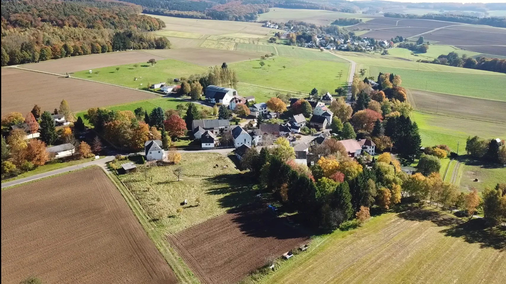 Photo showing: Auf dem Bild ist zu sehen eine Luftbildaufnahme von Heidenrod Martenroth im Rheingau-Taunus-Kreis.