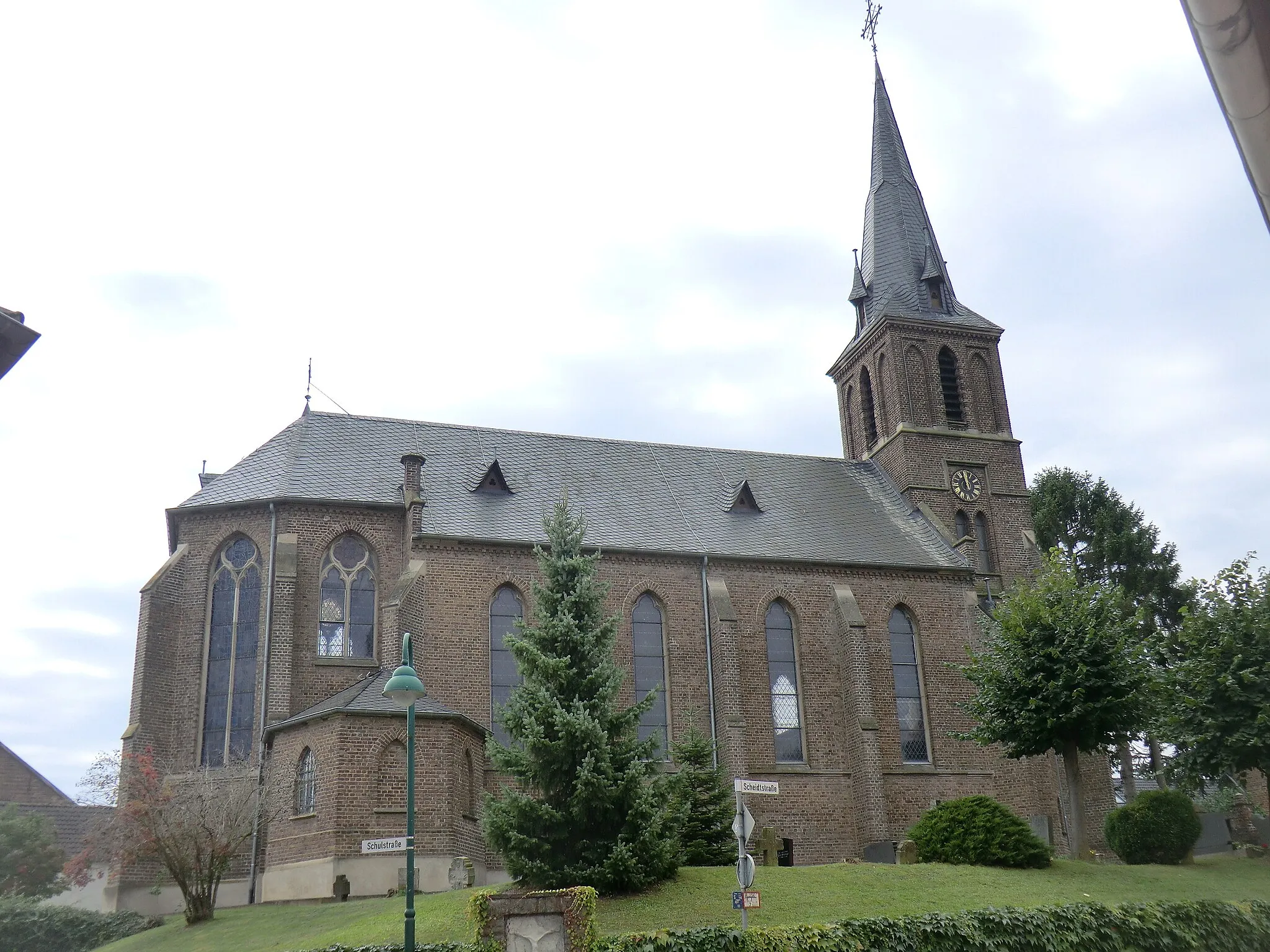 Photo showing: St. Cosmas und St. Damian (Grafschaft-Eckendorf)