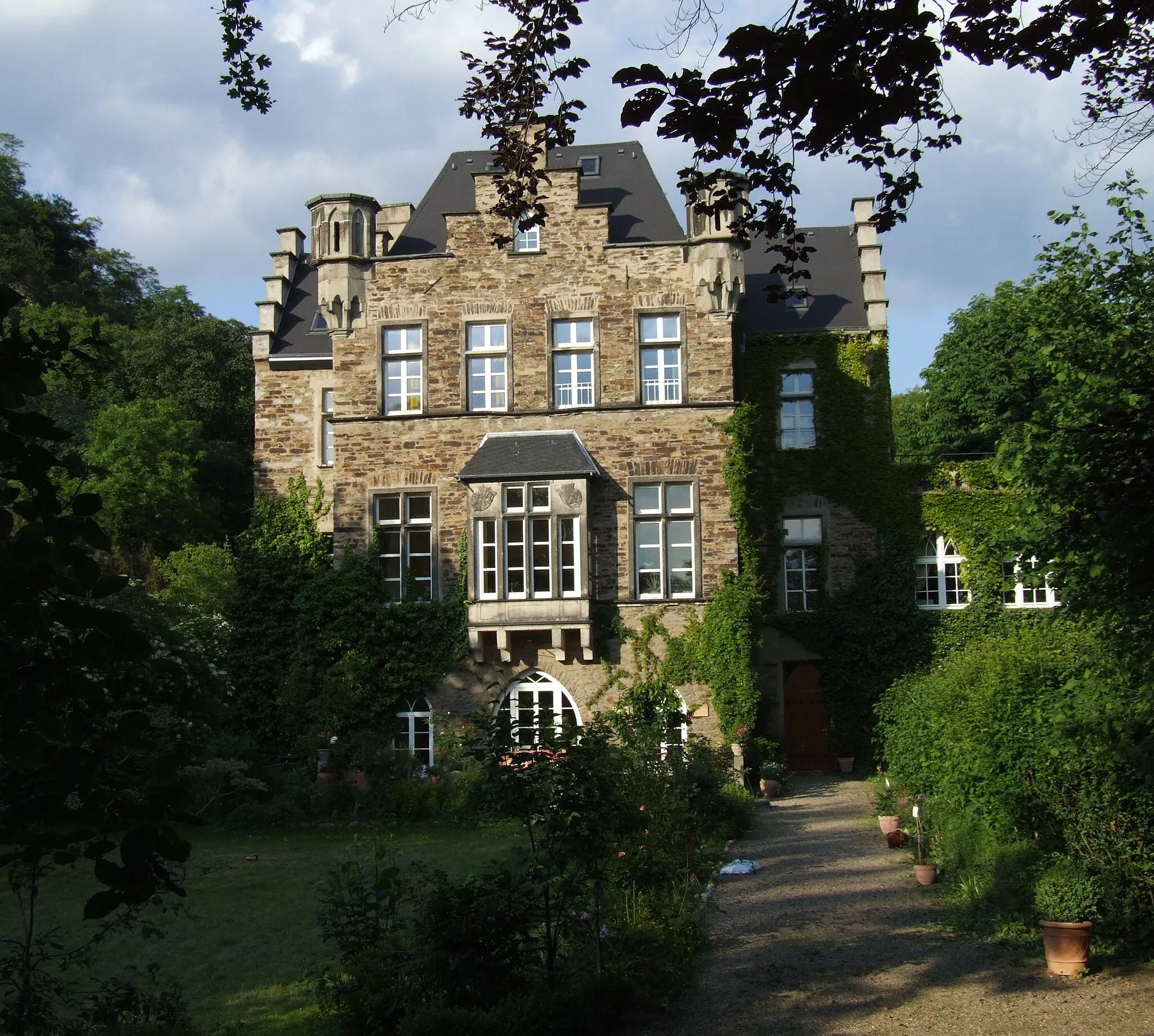 Photo showing: Burg Ariendorf in Ariendorf (Bad Hönningen)