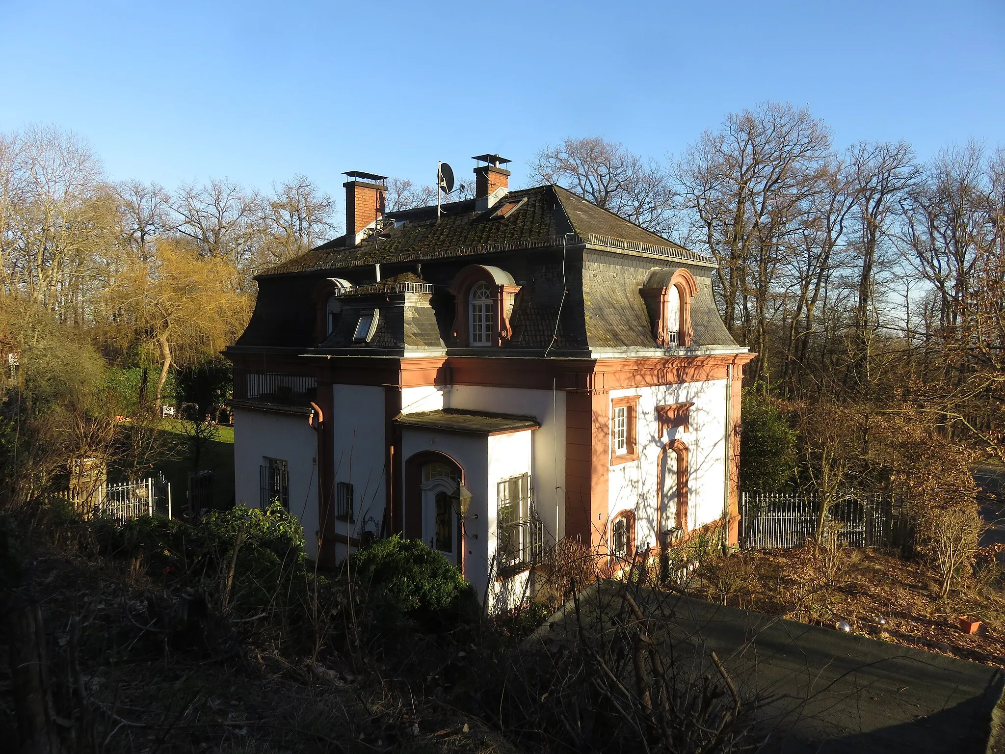 Photo showing: Pfortenhaus Schloss Hohenbuchau Georgenborn