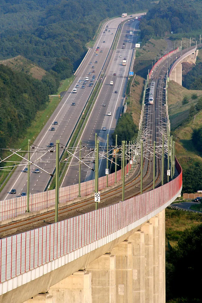 Photo showing: The Hallerbach and Wiedtal bridges on the Cologne-Frankfurt high-speed railway line