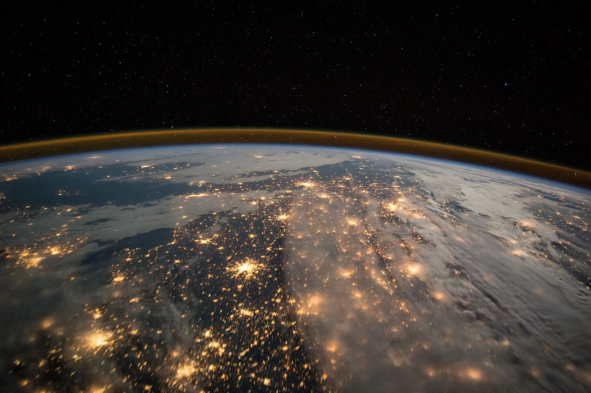 Photo showing: View of Earth taken during ISS Expedition 46.